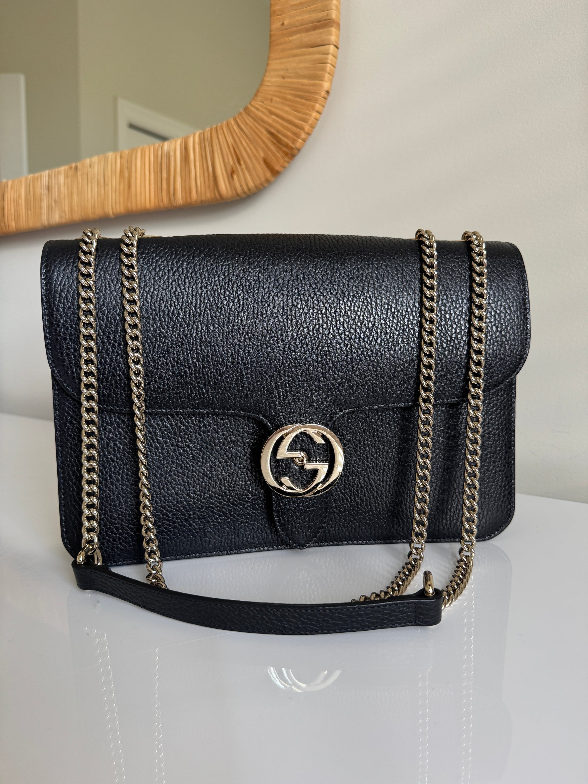 Gucci Interlocking G chain handbag, medium, Black