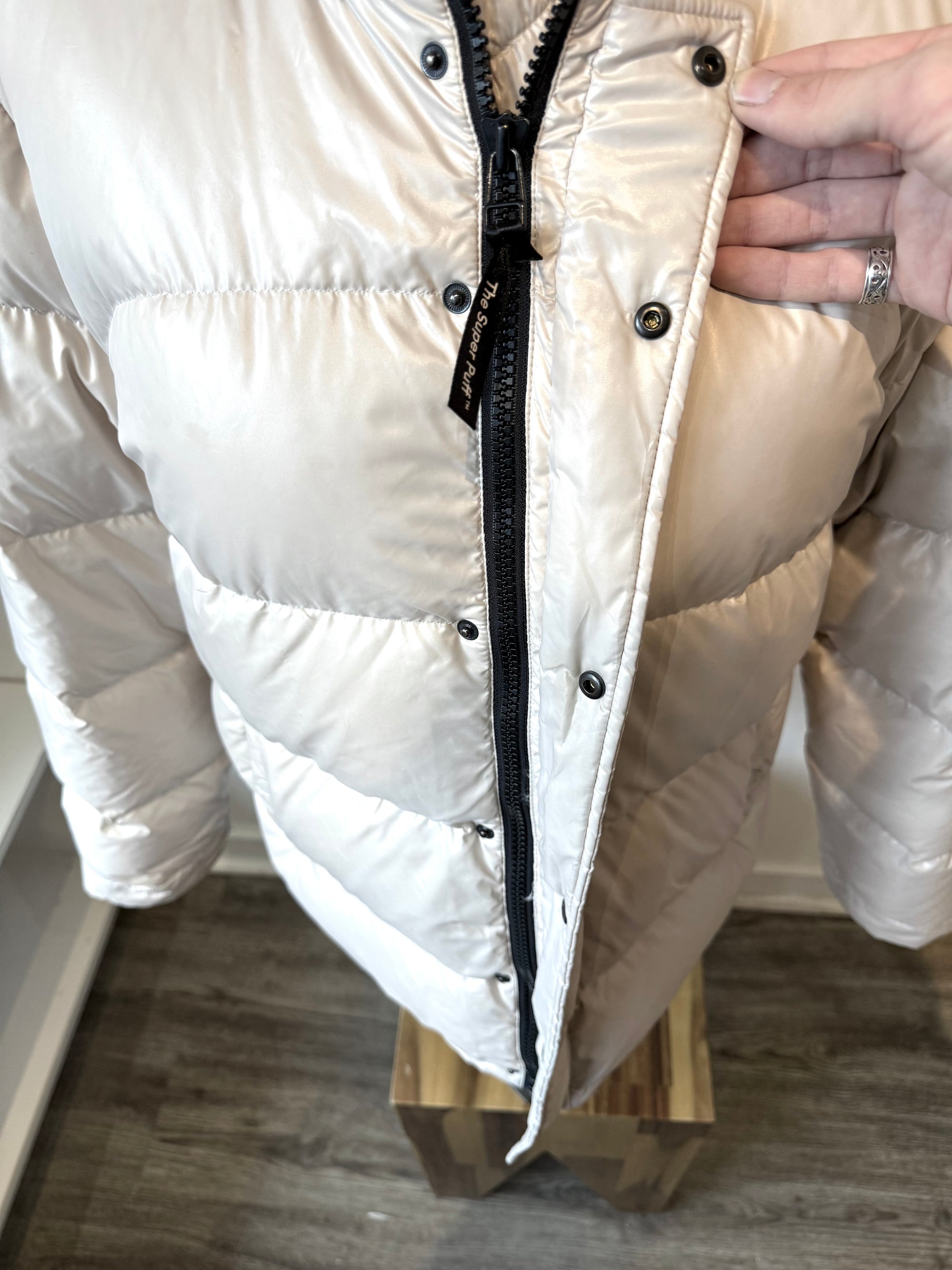 TNA Super Puff Jackets Hi Gloss Cream, Large