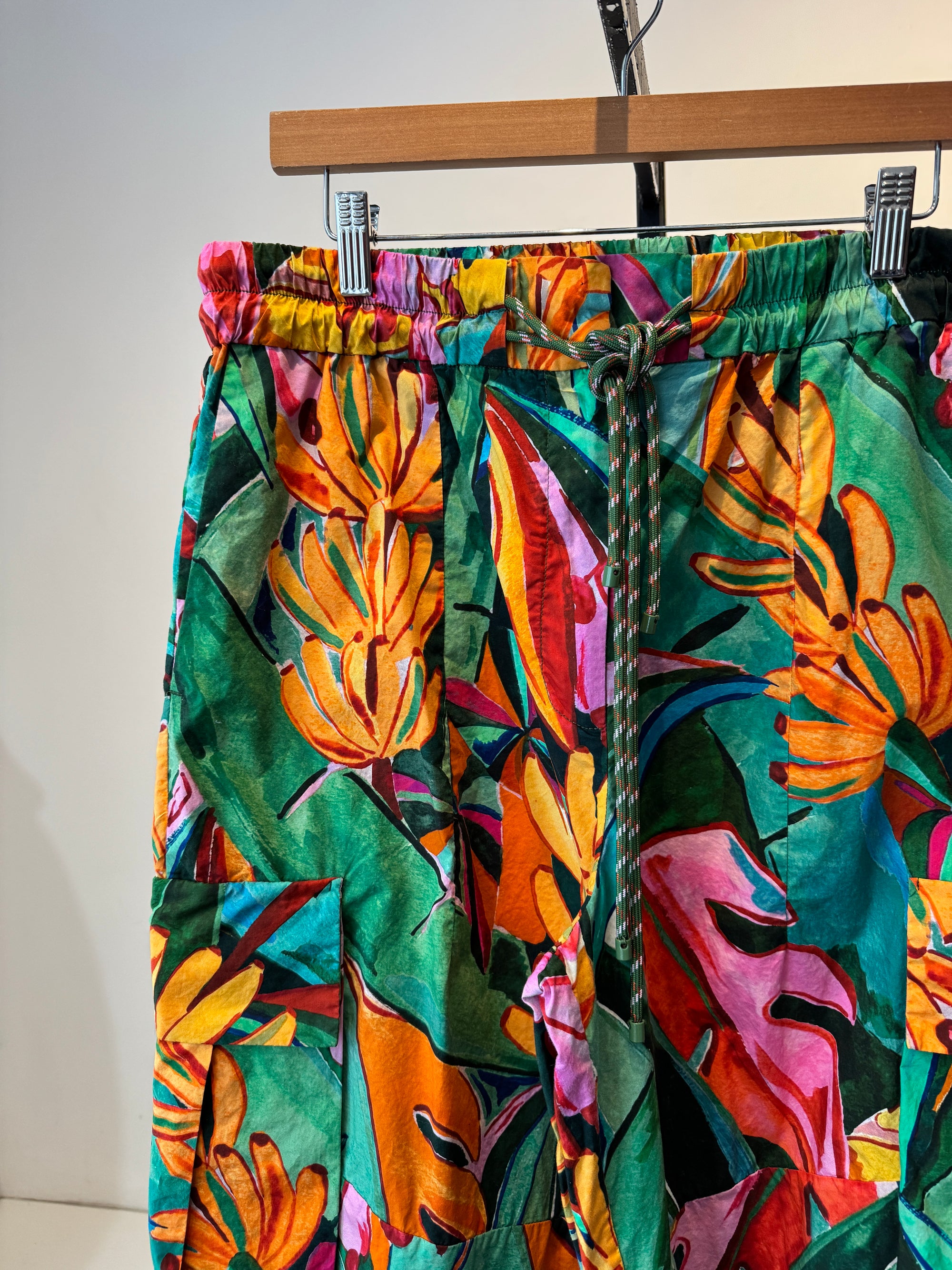 Farm Rio barrel style pants, Multi, Medium