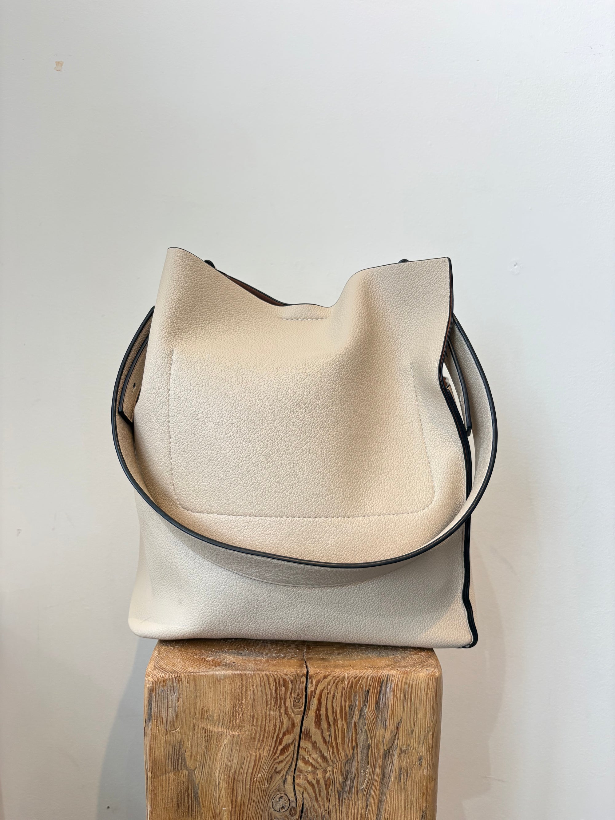Simons Bucket Bag, Cream