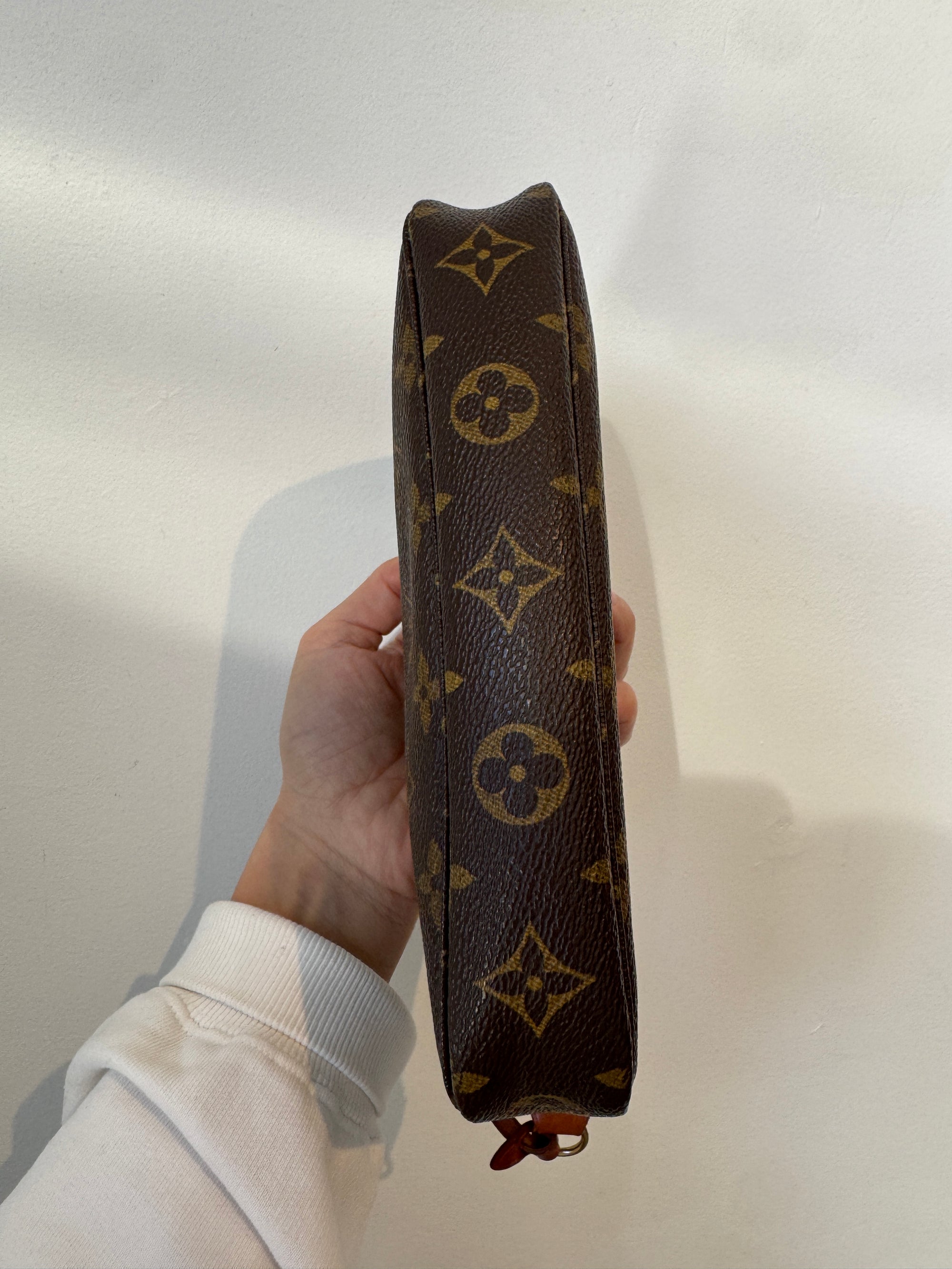 Louis Vuitton Pochette 2002, Brown Monogram