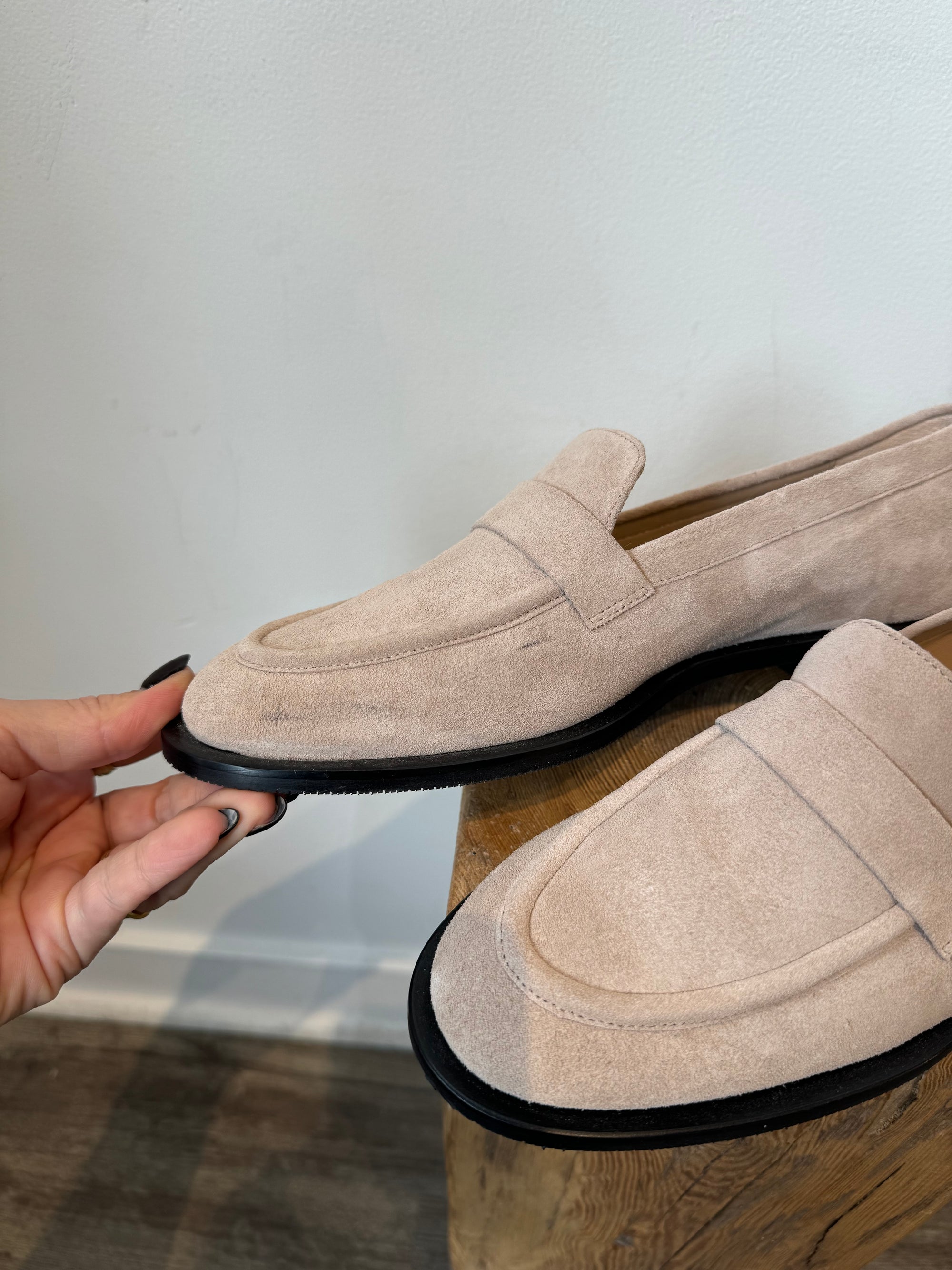 Stuart Weitzman Suede Loafers Taupe, 7.5