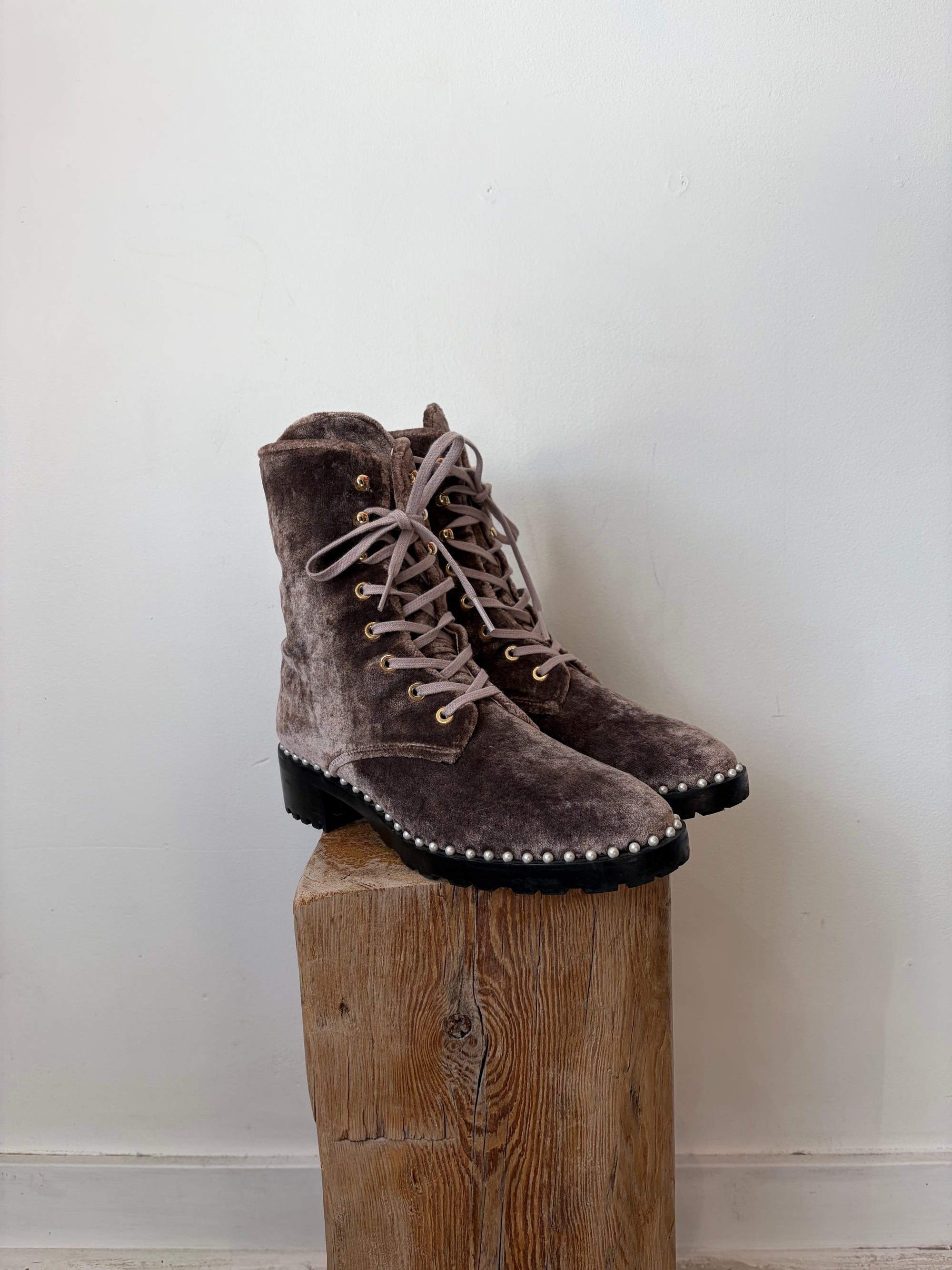 Stuart Weitzman Allie Boots, Velvet brown, 7