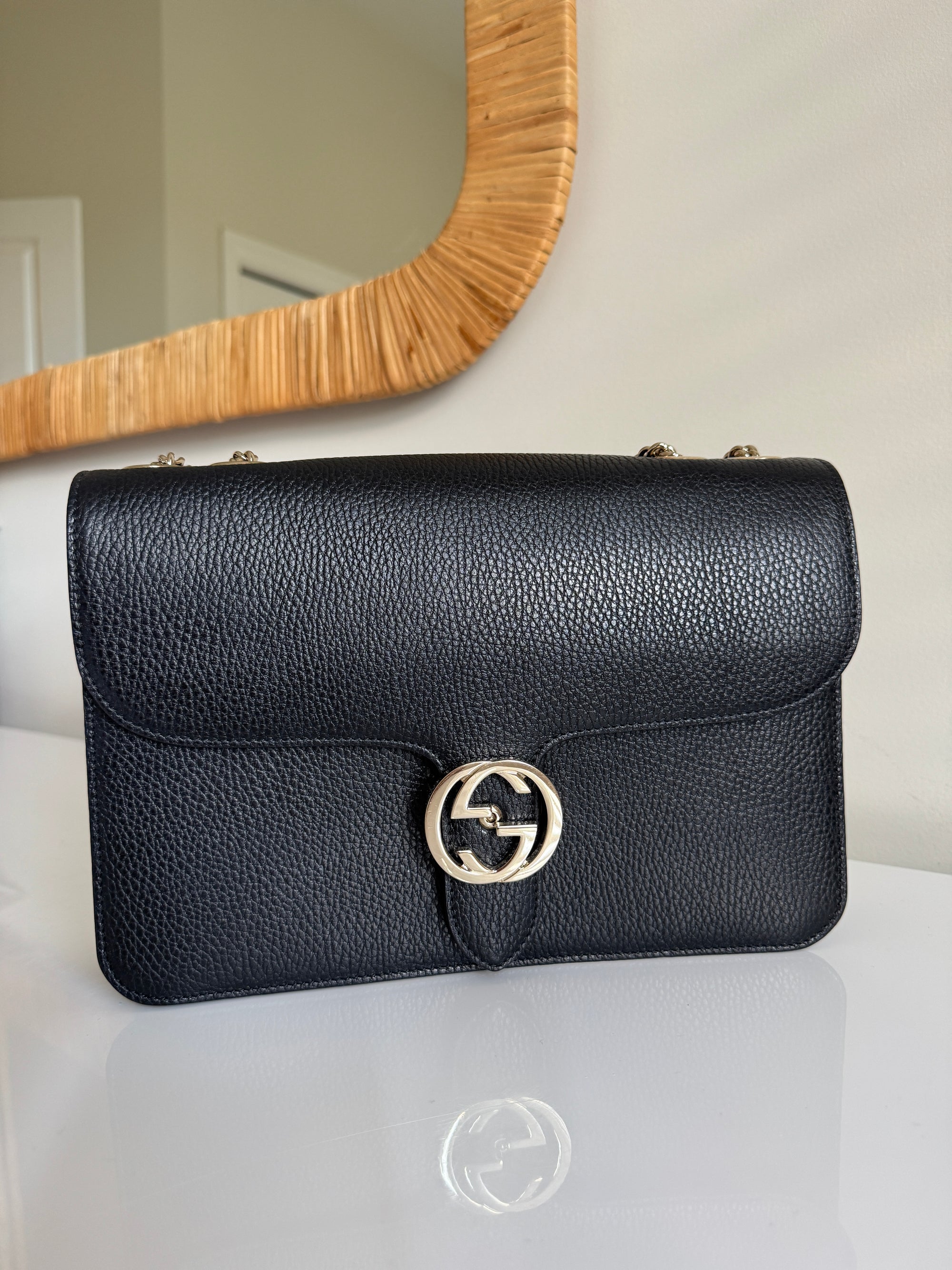 Gucci Interlocking G chain handbag, medium, Black