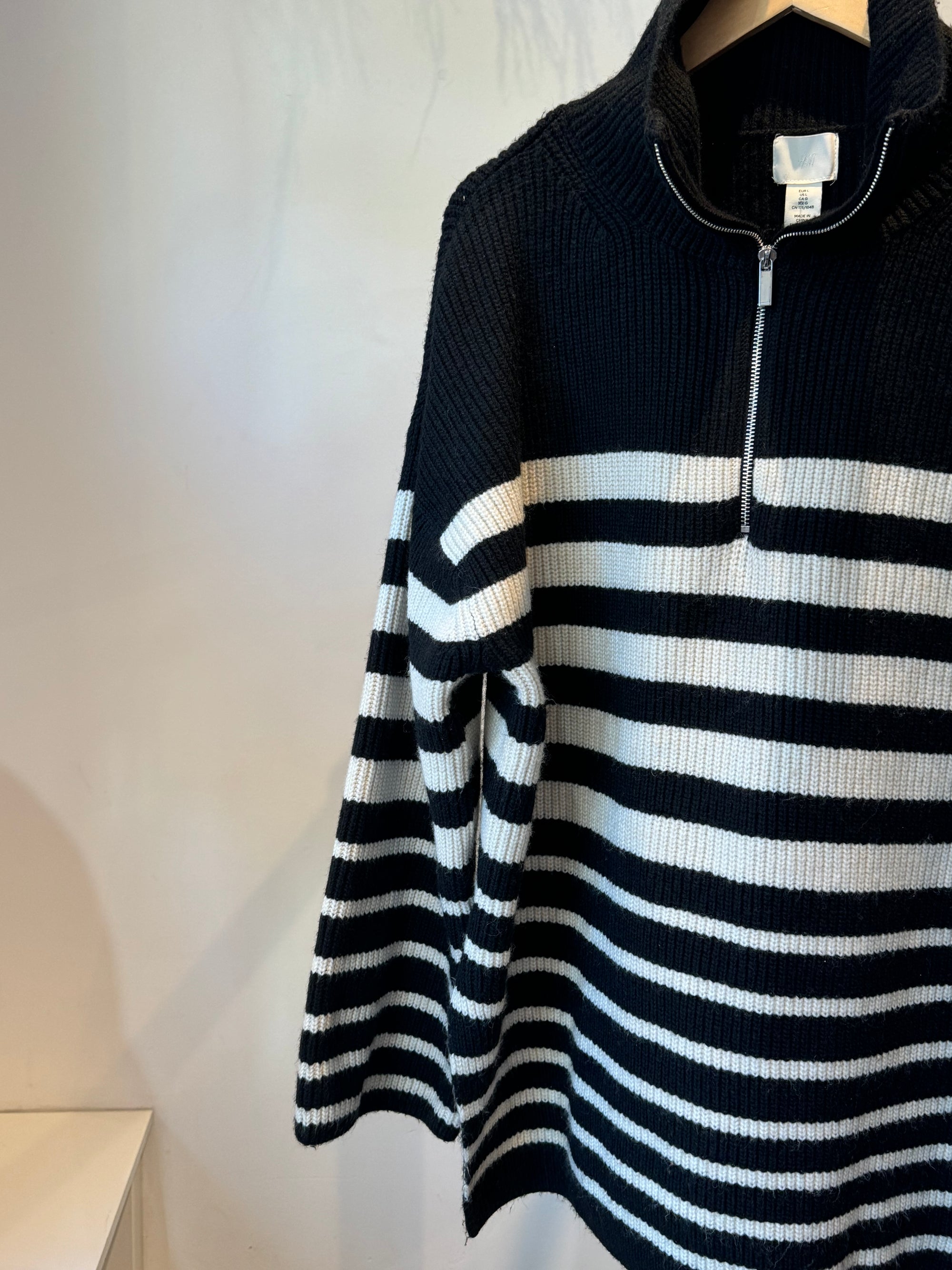 H&M 1/4 Zip Sweater Striped, Large