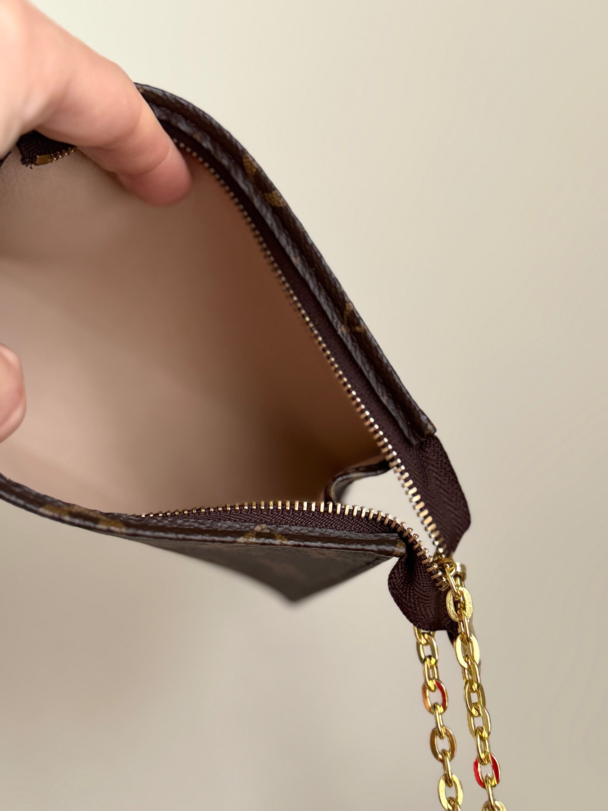 Louis Vuitton Monogram Toiletry 15, Brown