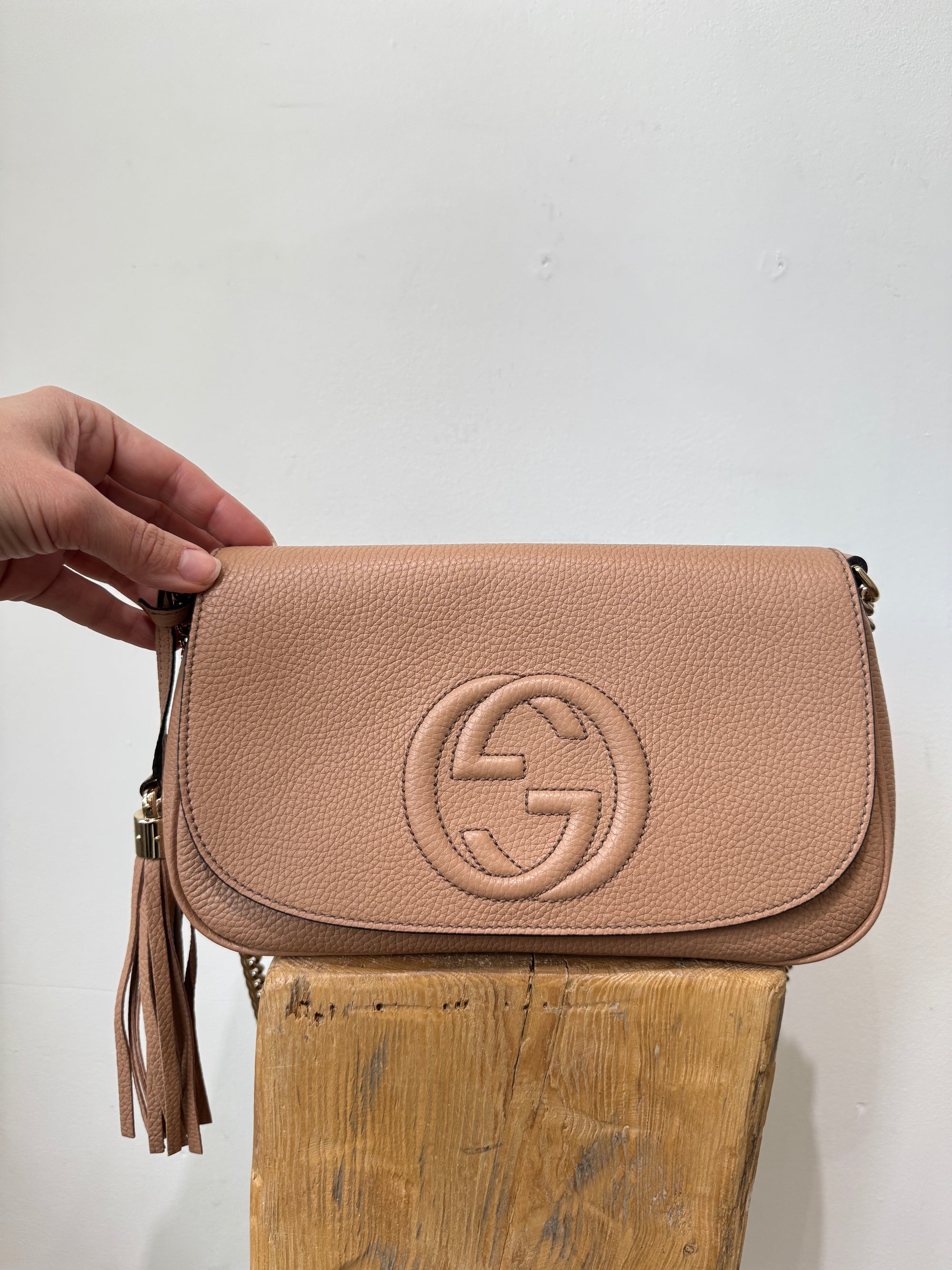 Gucci Soho Crossbody on Chain Beige
