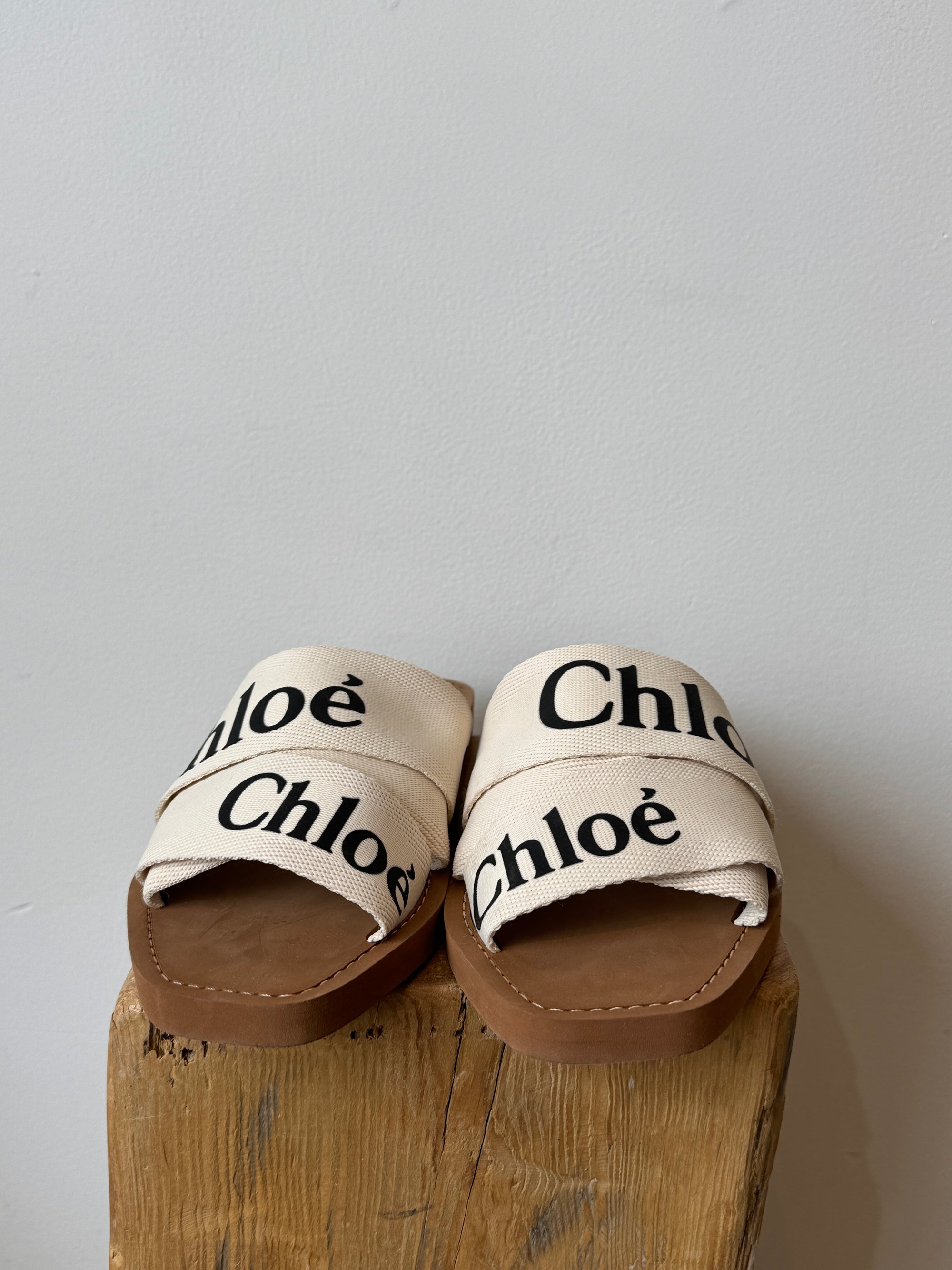 Chloe Woody Logo Slides Cream, 38