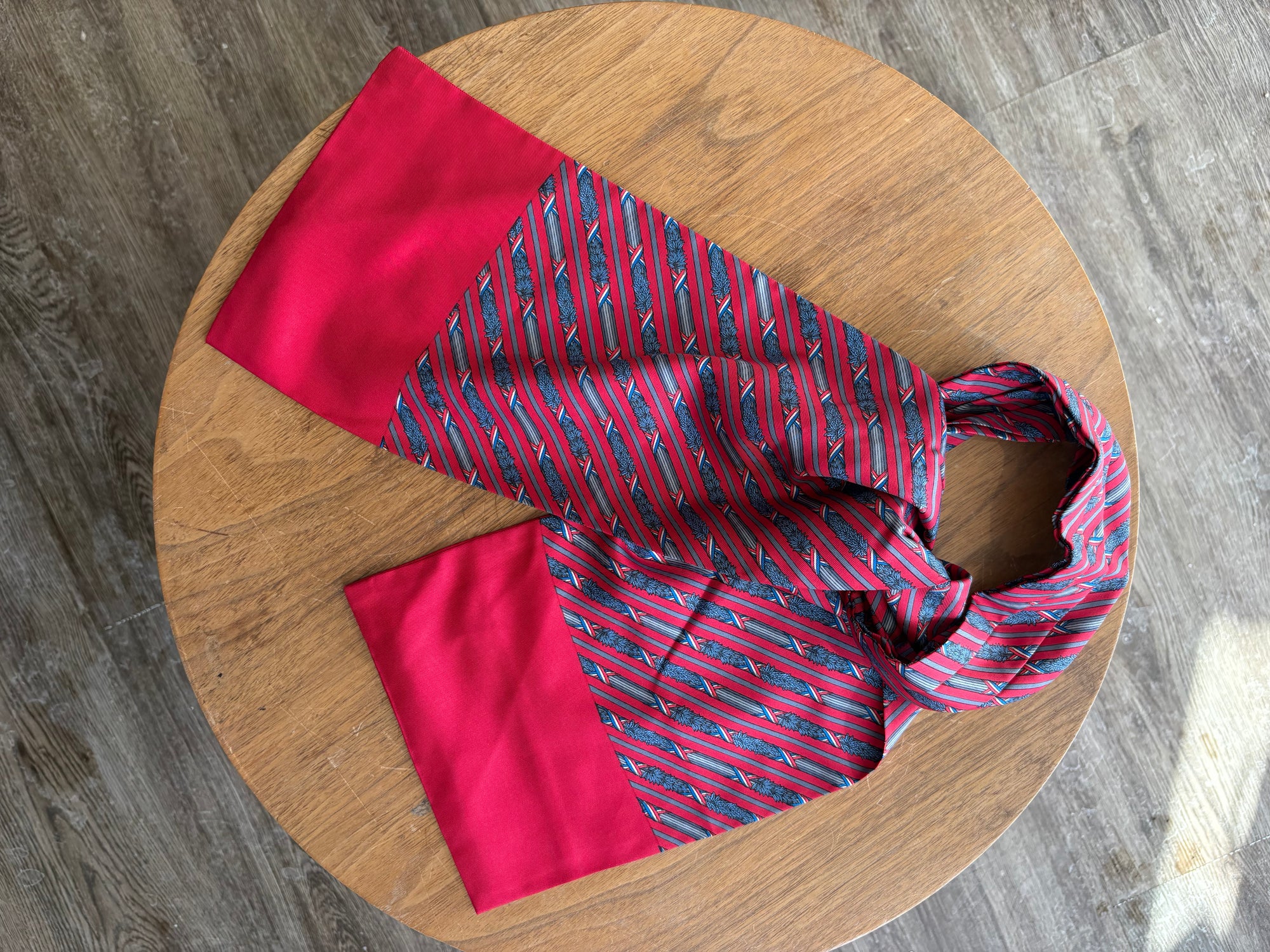 Hermès 100% silk ascot tie, red/blue printed