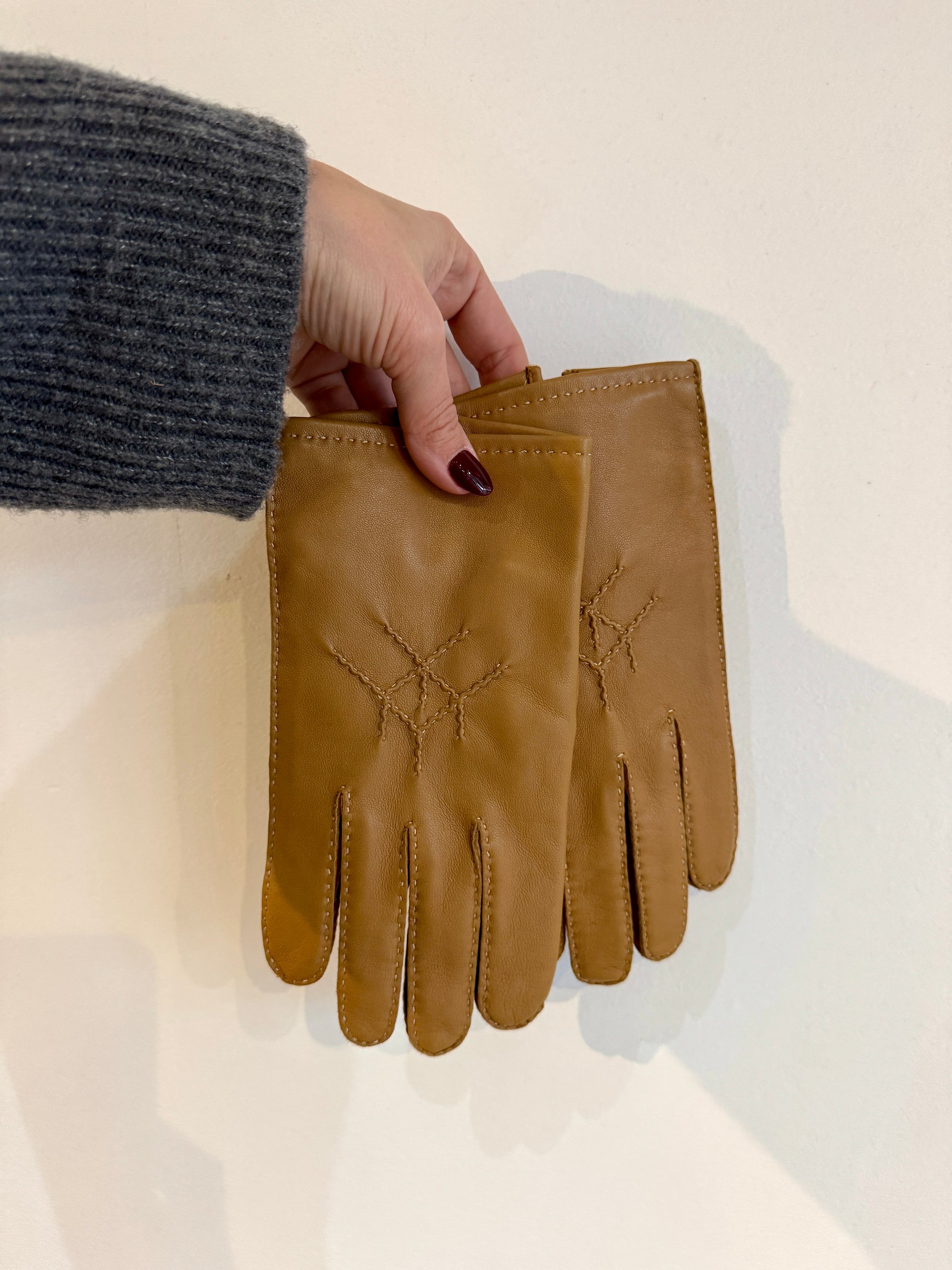 Goyard Men's Camel Lambskin Silk Lined Gloves, 8 1/2