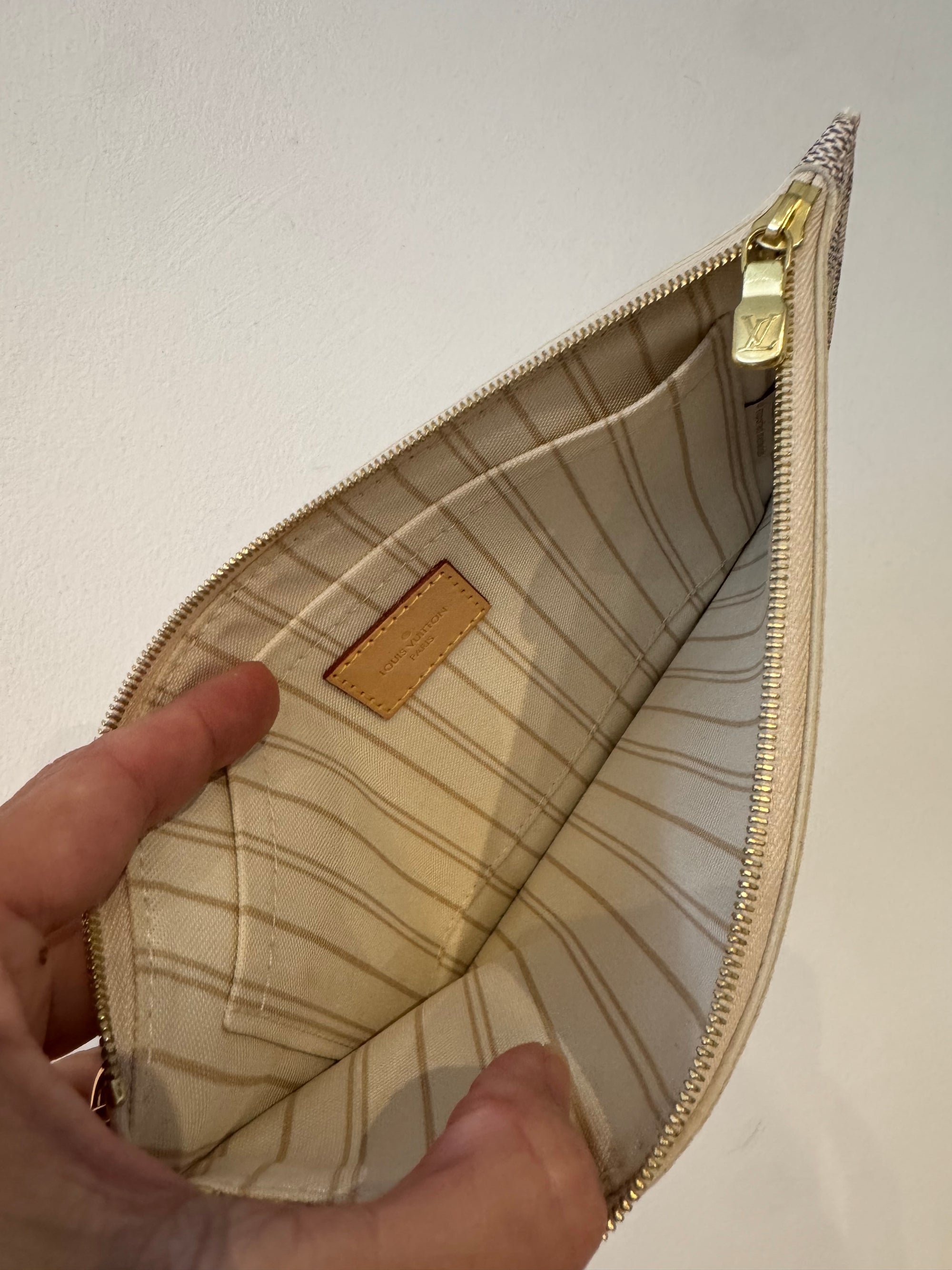 Louis Vuitton Neverfull Pouch, Damier Azur