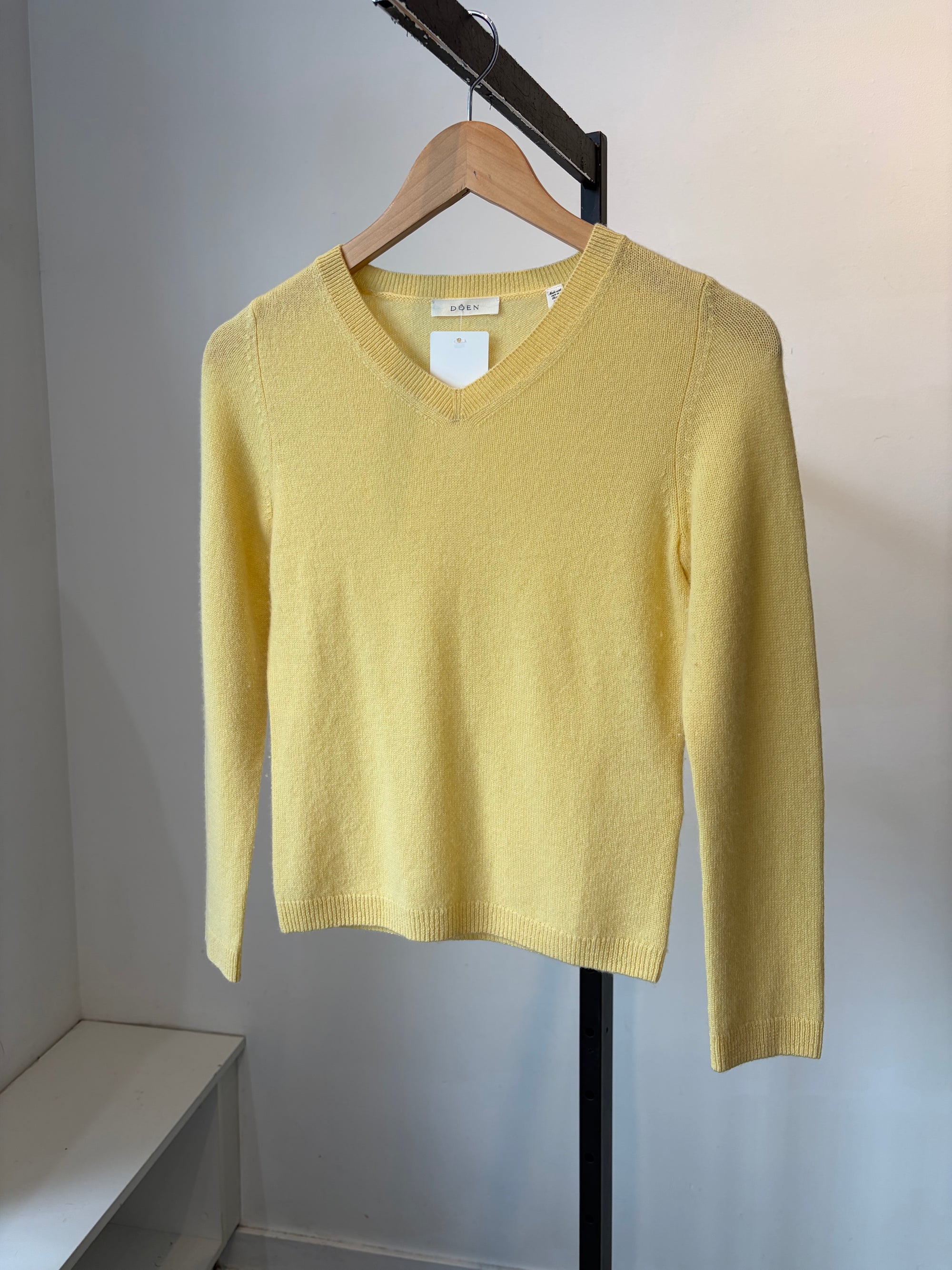 Dôen cashmere v neck sweater, Yellow, XS