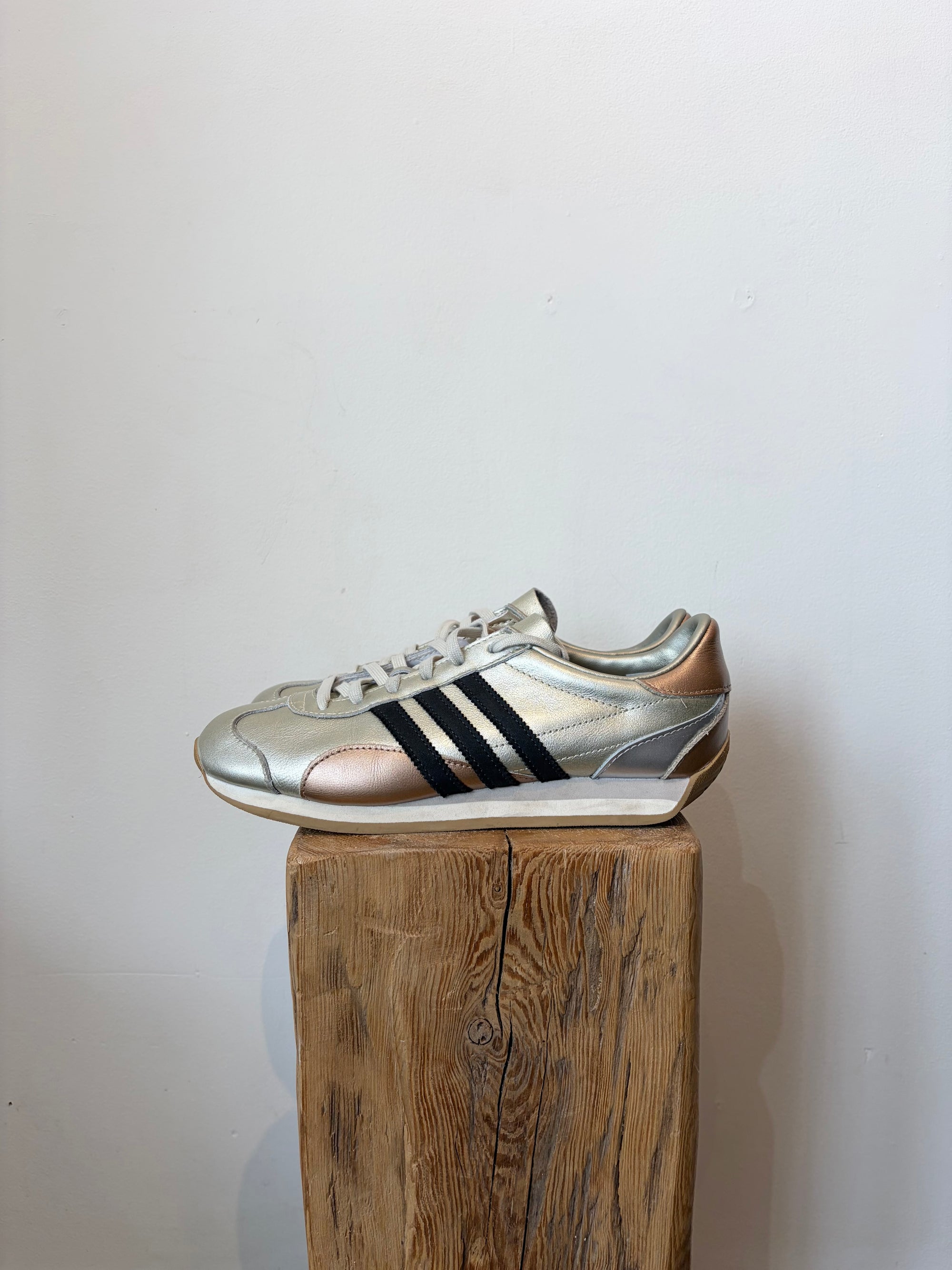 Adidas, Country Low Top Sneakers, Silver, 6M (7.5 W)