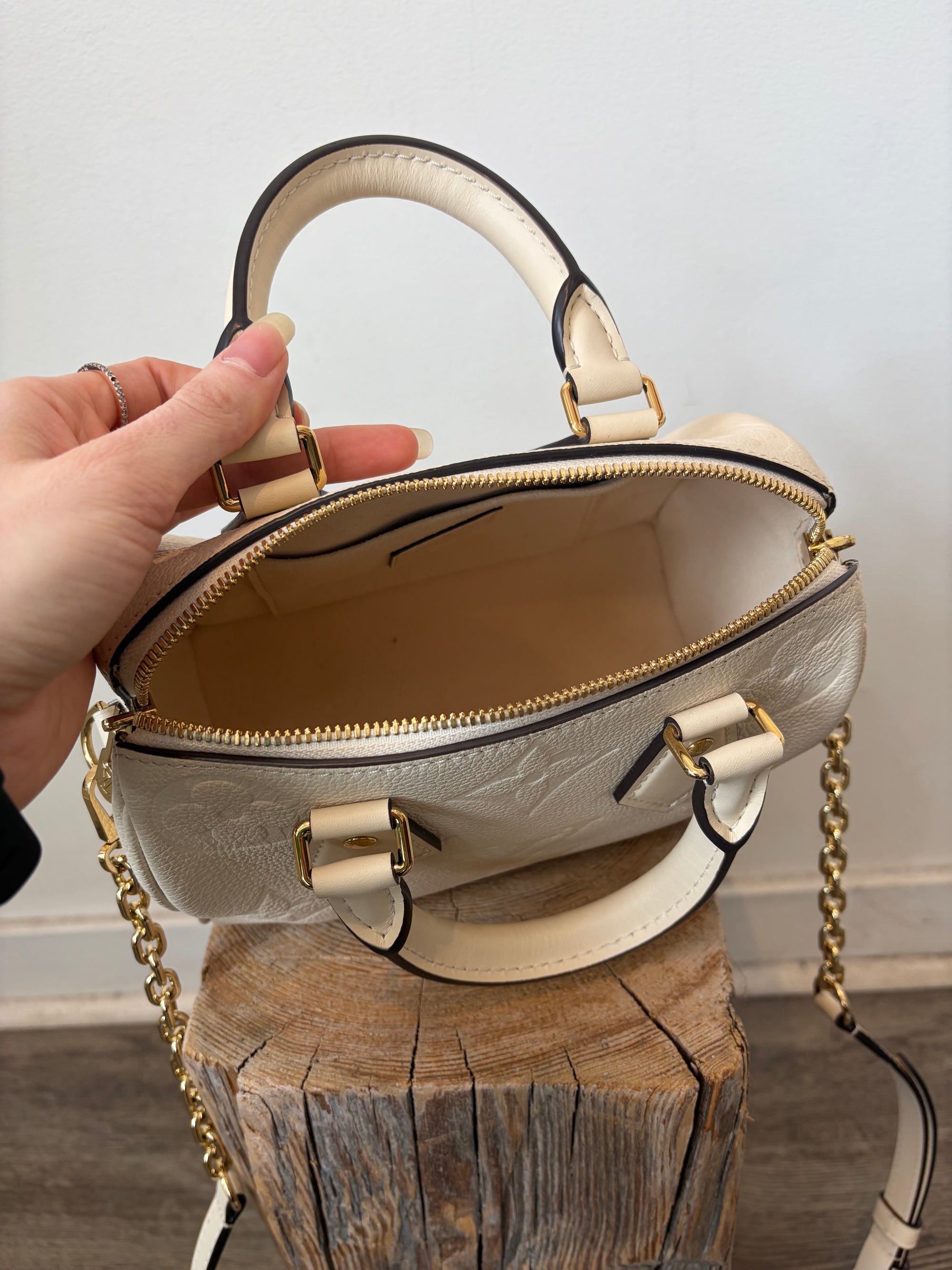 Louis Vuitton Speedy Bandoulière 20, Cream