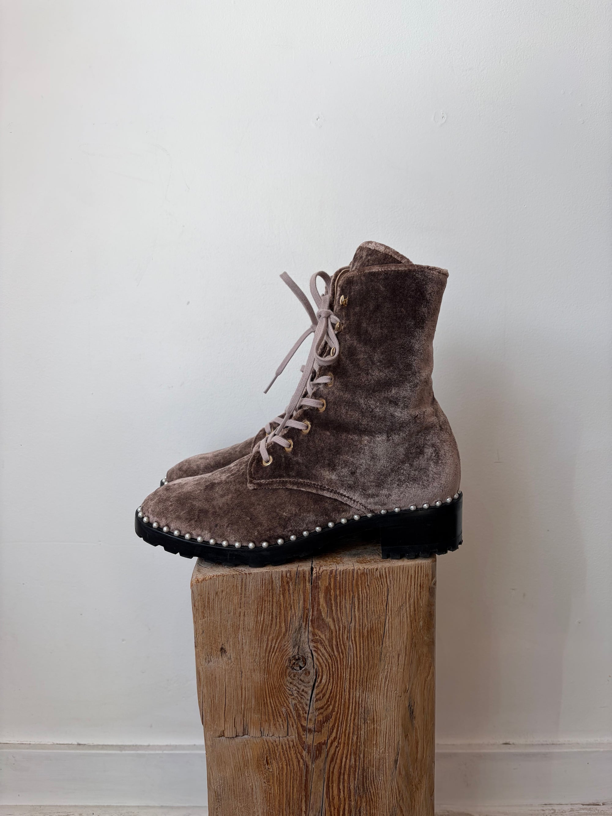 Stuart Weitzman Allie Boots, Velvet brown, 7