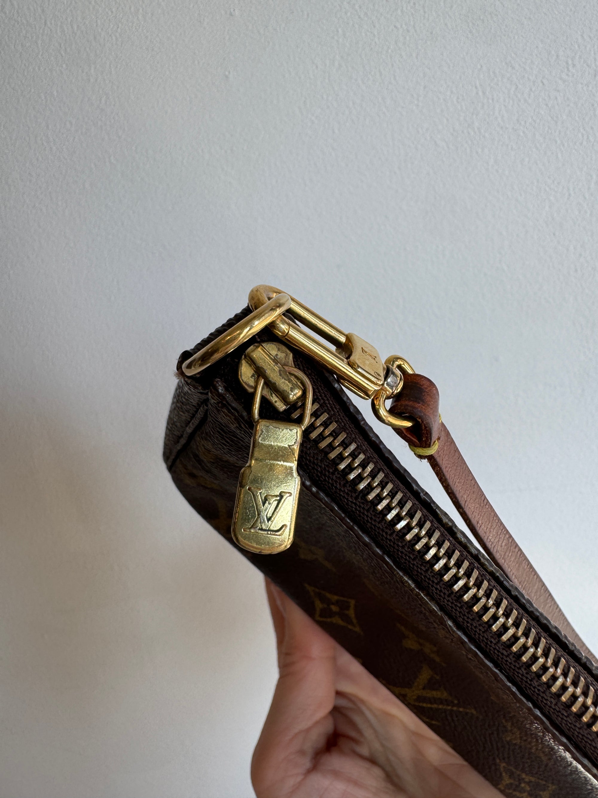 Louis Vuitton Pochette 2002, Brown Monogram