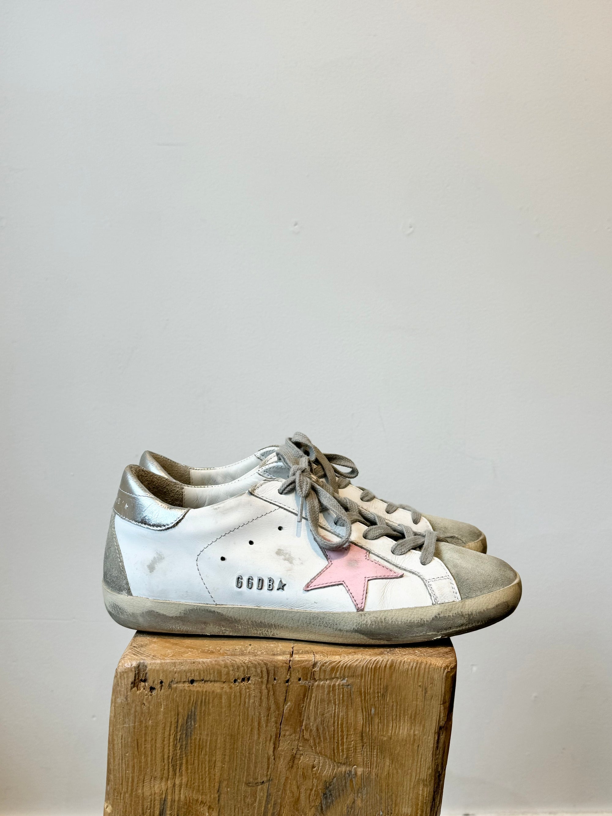 Golden Goose Superstar Sneakers with Pink Star size 38