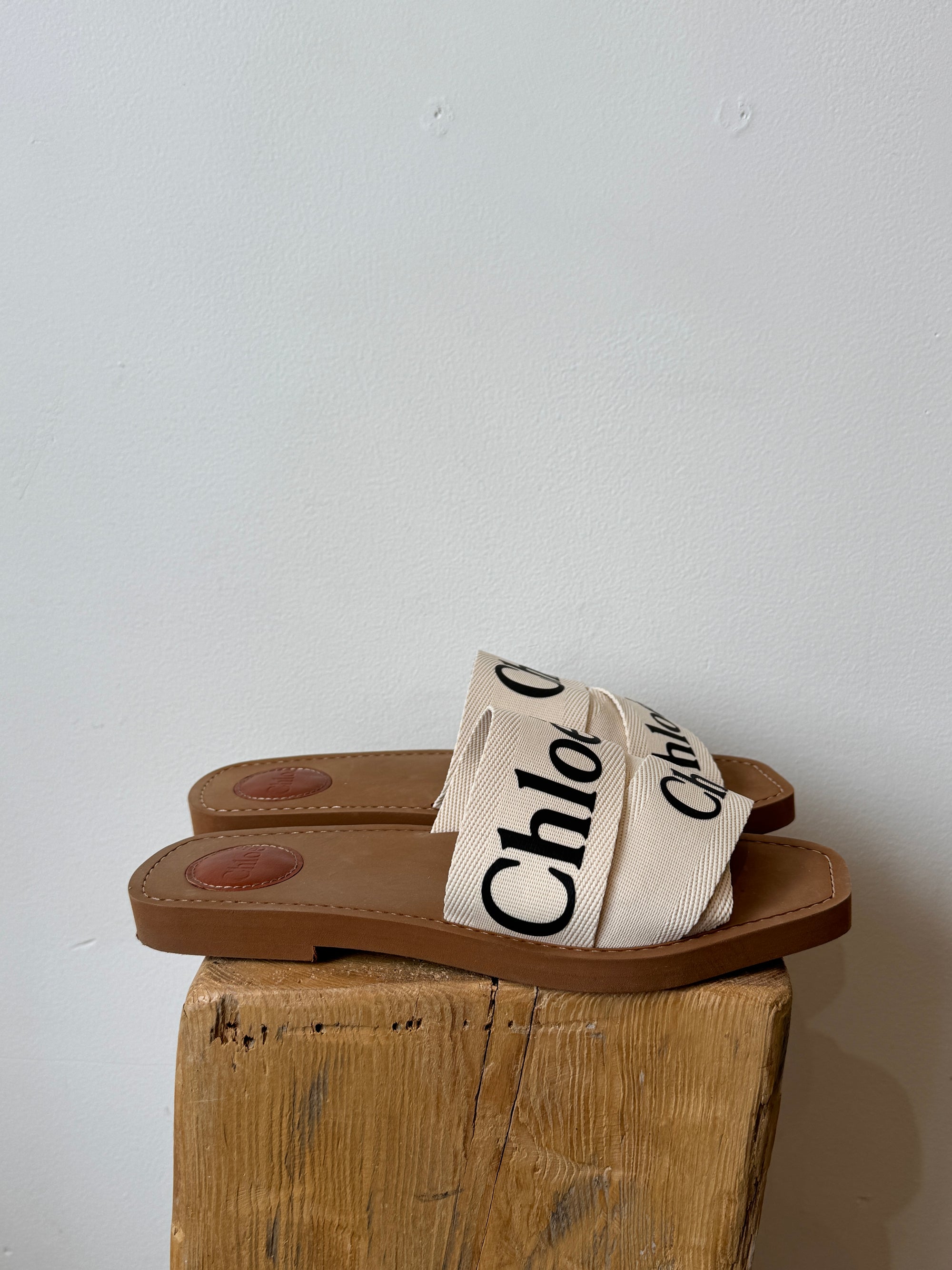 Chloe Woody Logo Slides Cream, 38