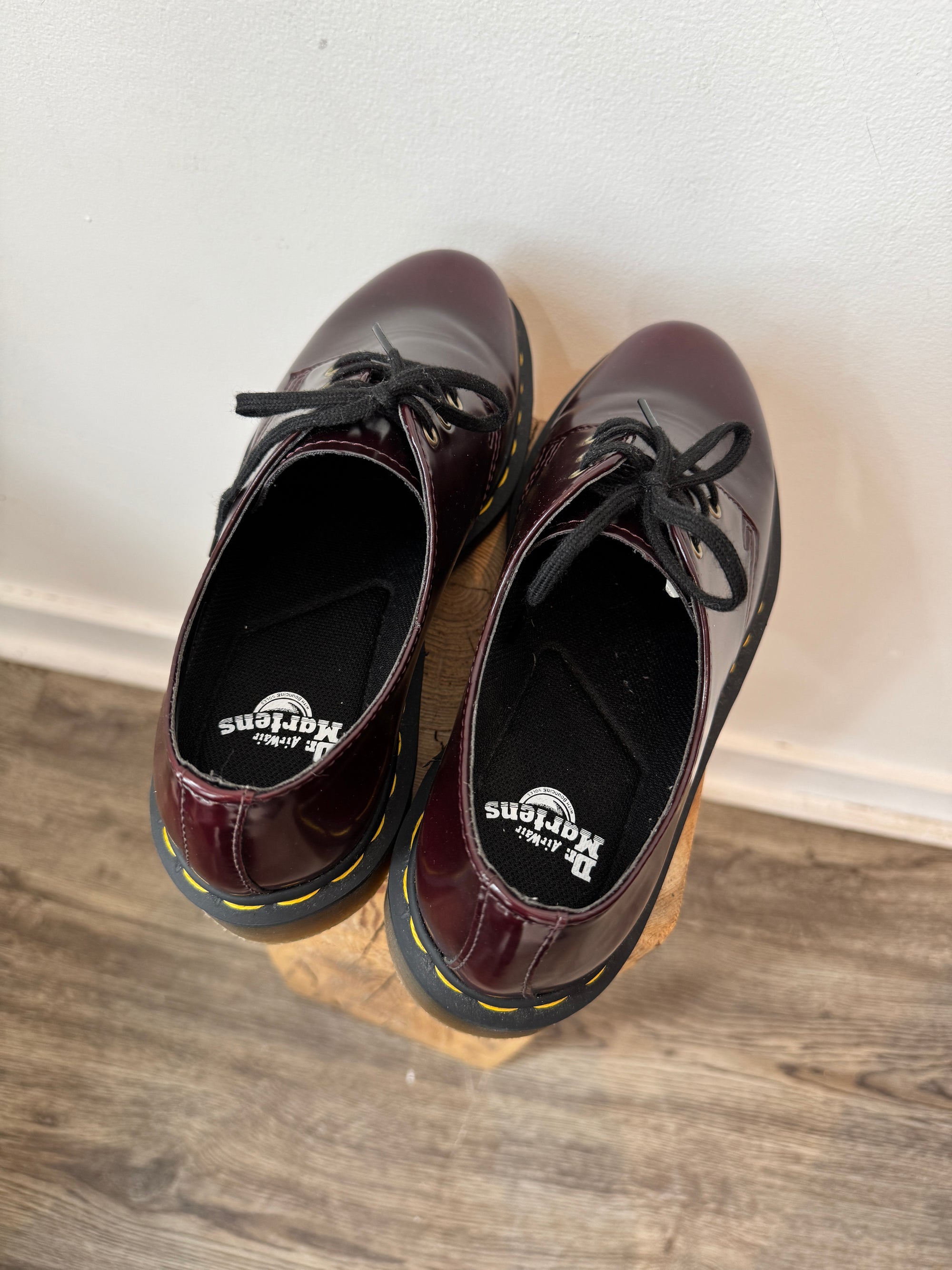 Dr. Martens maroon smooth leather lace up shoes, 7