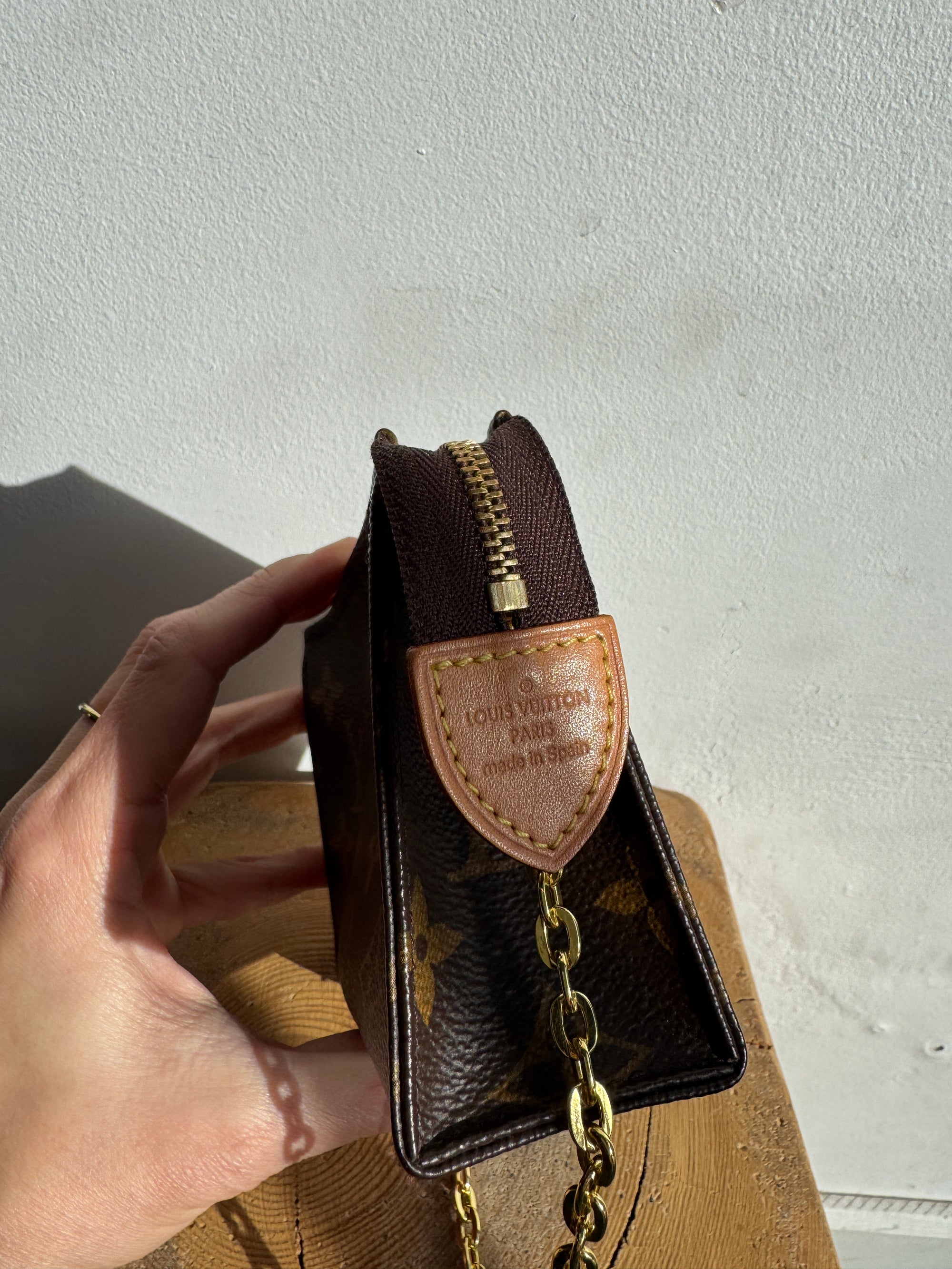 Louis Vuitton Monogram Toiletry 15, Brown