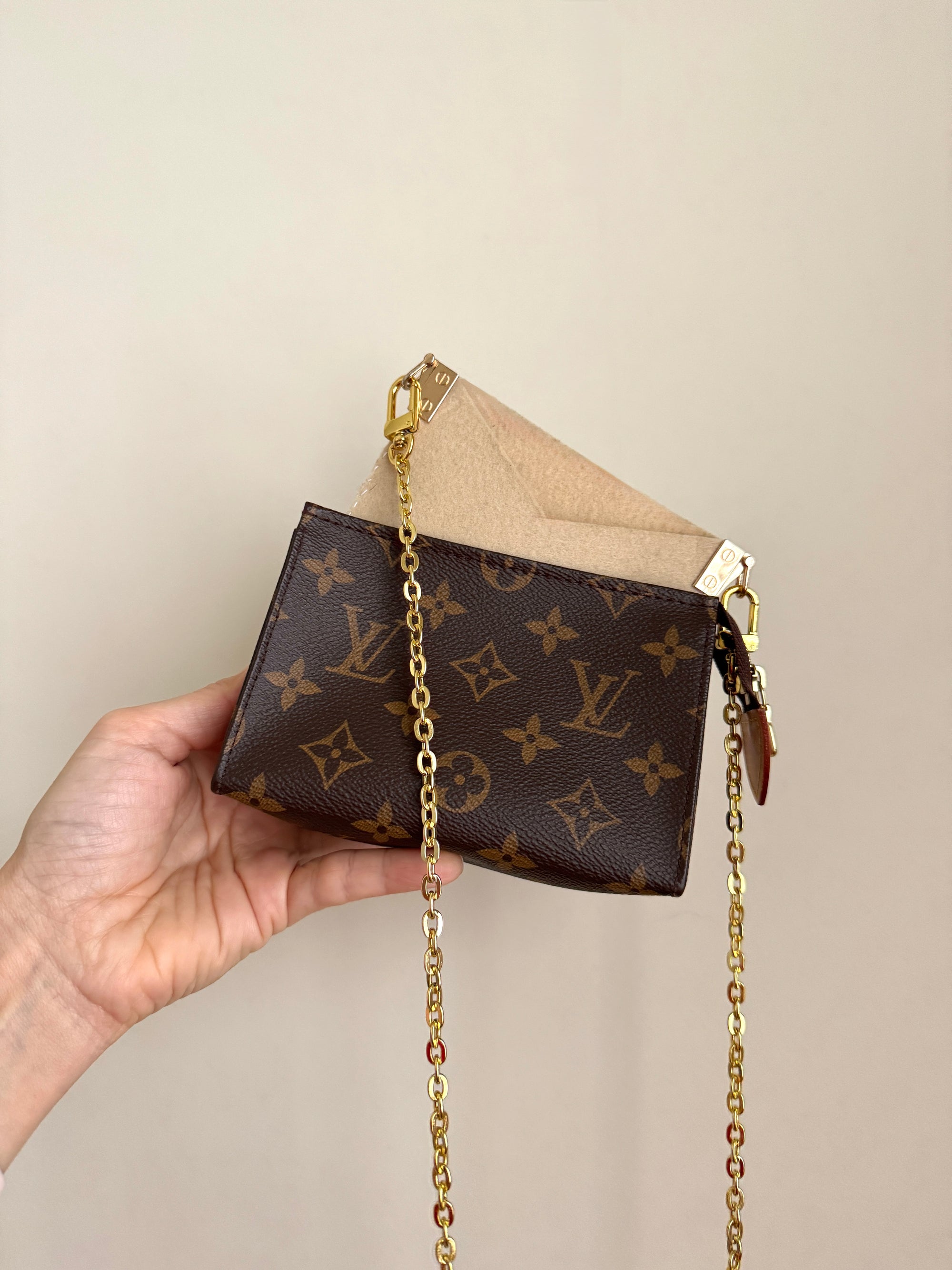 Louis Vuitton Monogram Toiletry 15, Brown