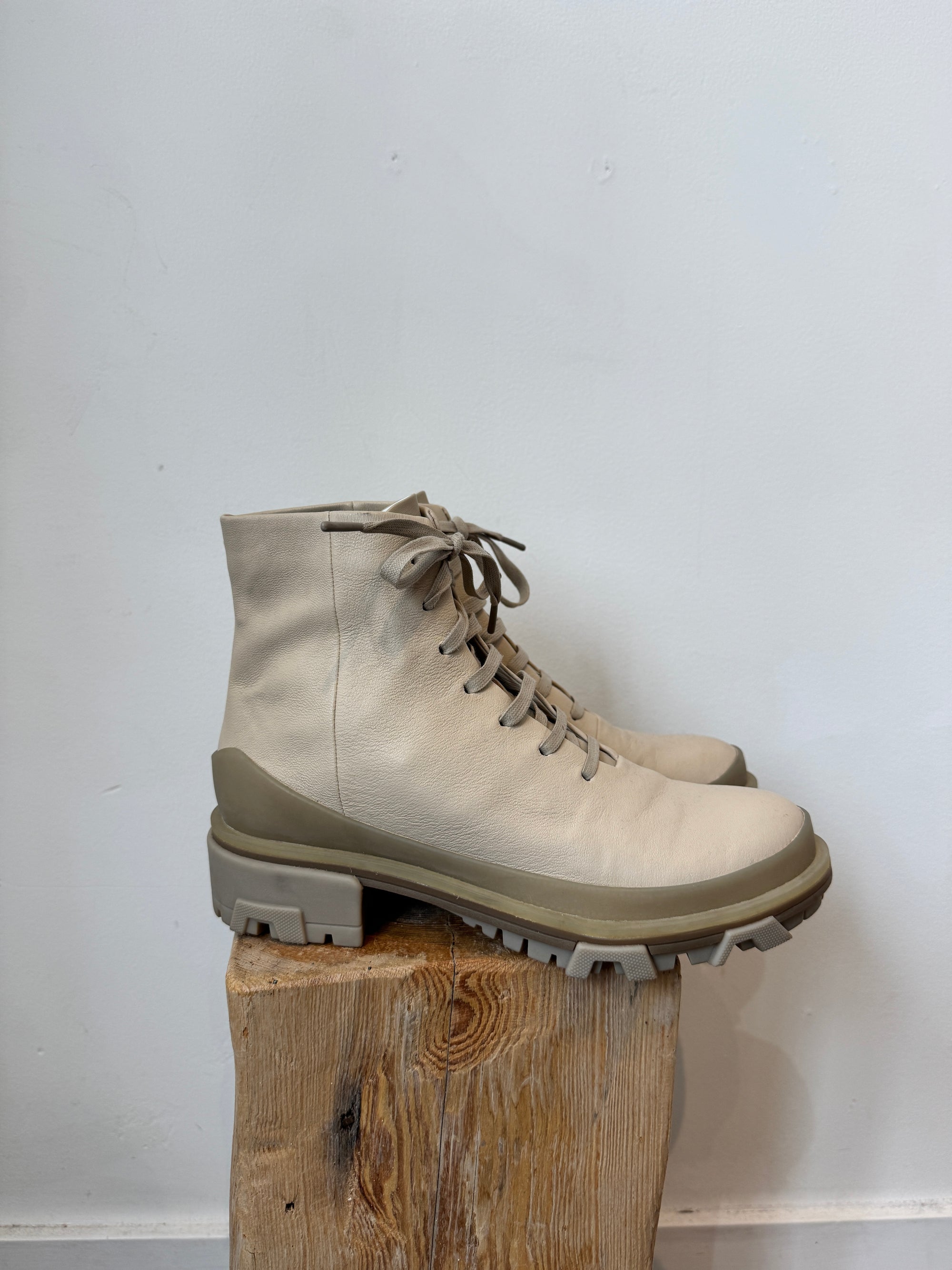 Rag & Bone Shiloh Hiker Boot, Cream, 39.5