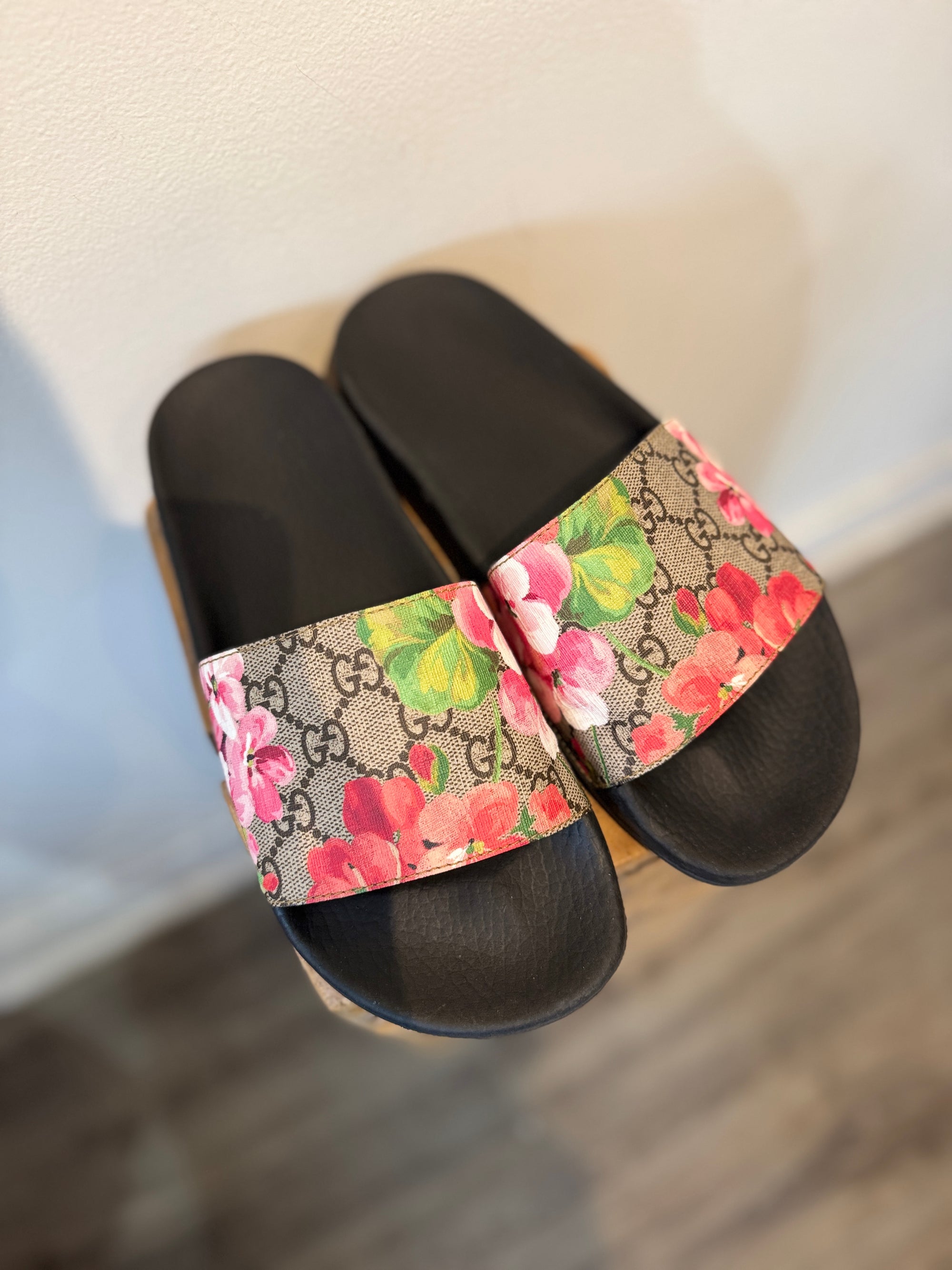 Gucci GG Blooms Pool Slides, Black, 37