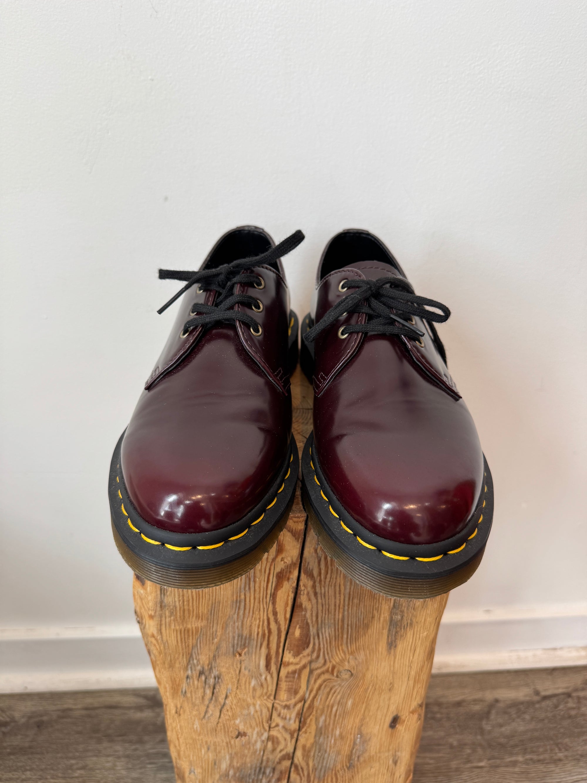 Dr. Martens maroon smooth leather lace up shoes, 7