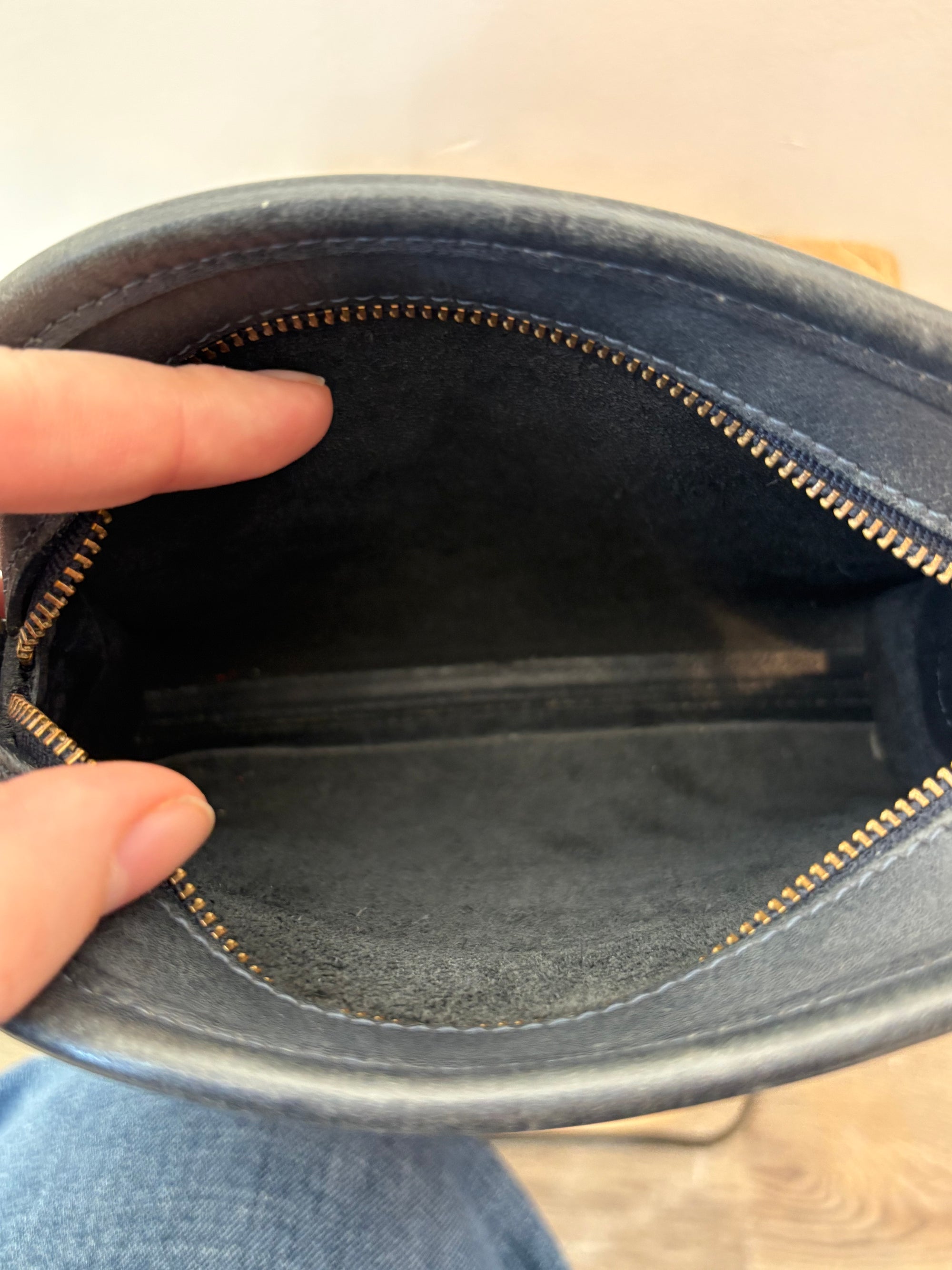 Coach, Vintage Abbie crossbody zip Bag, Black