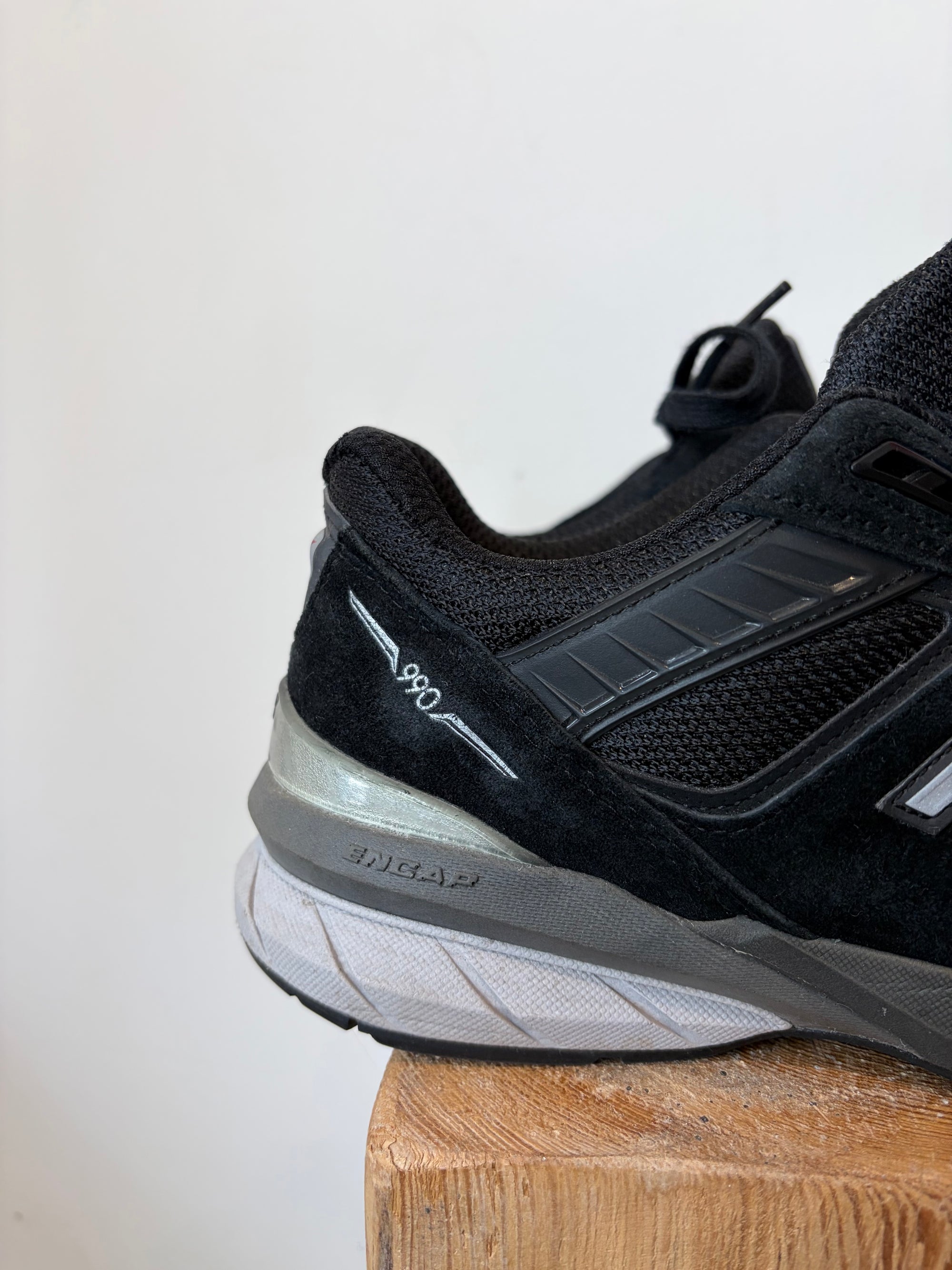 New Balance Shoes, 990 V5 Black, 6 M (7.5 W)