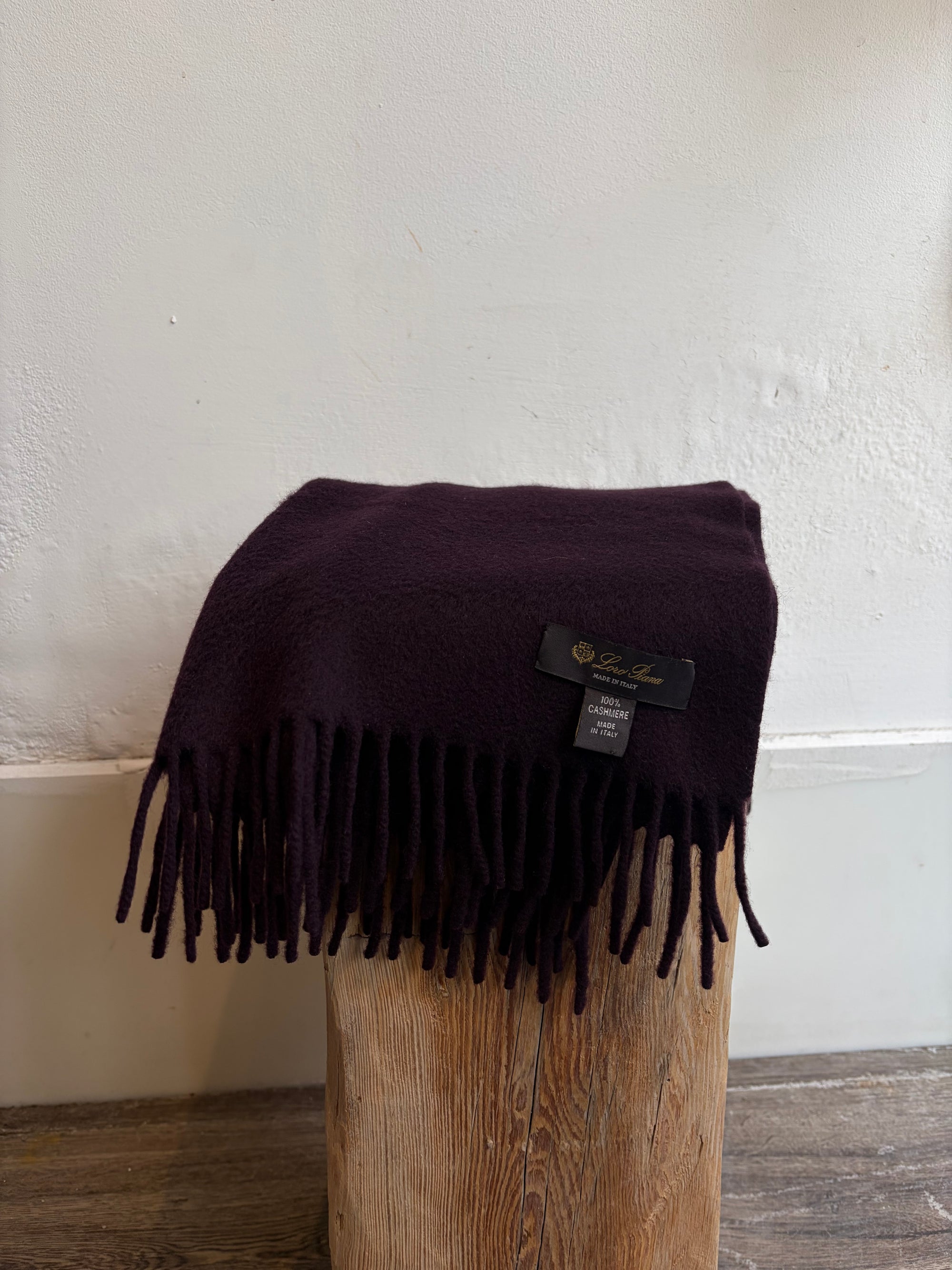 Loro Piana 100% cashmere scarf, Deep Burgundy