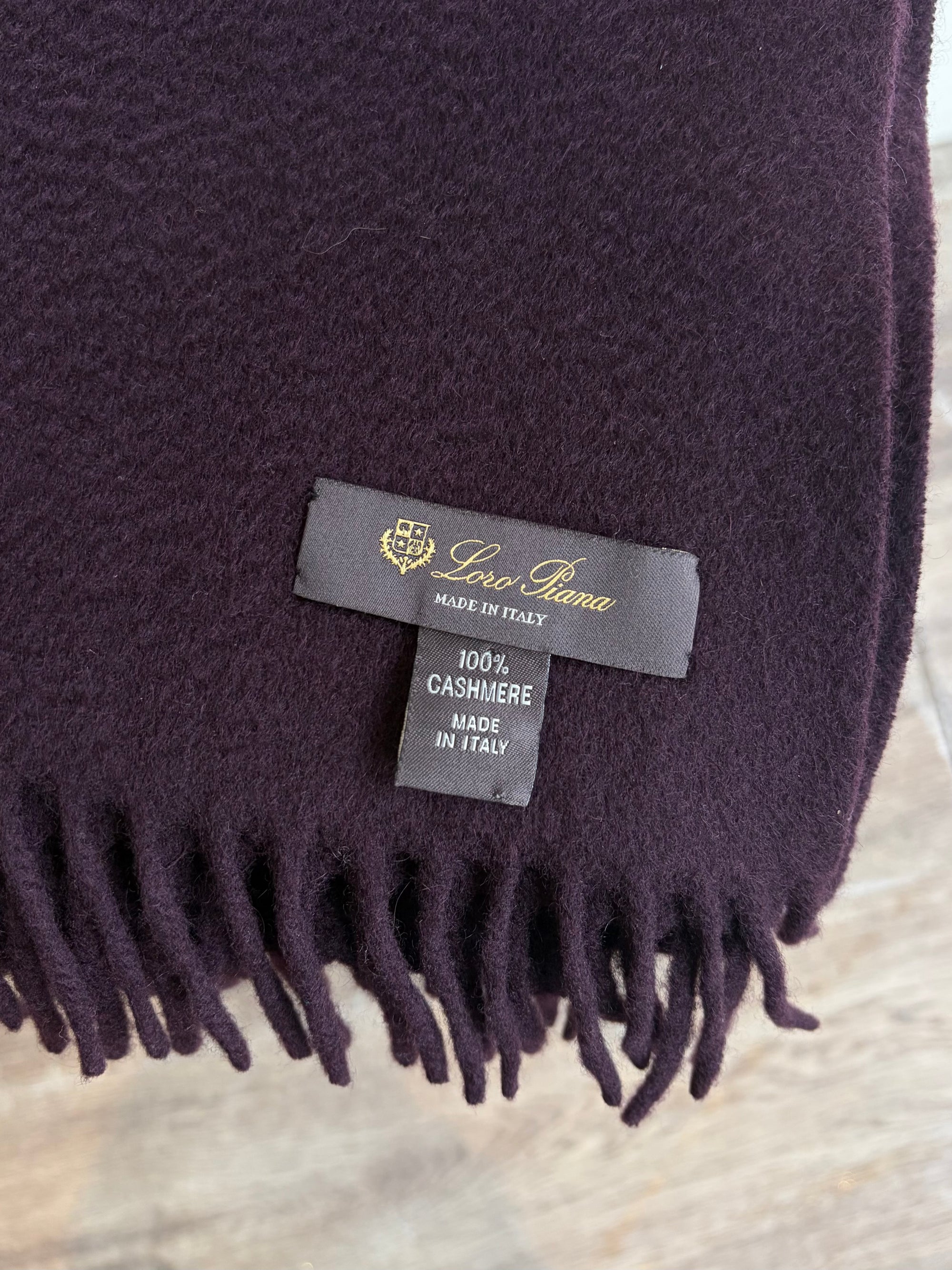 Loro Piana 100% cashmere scarf, Deep Burgundy