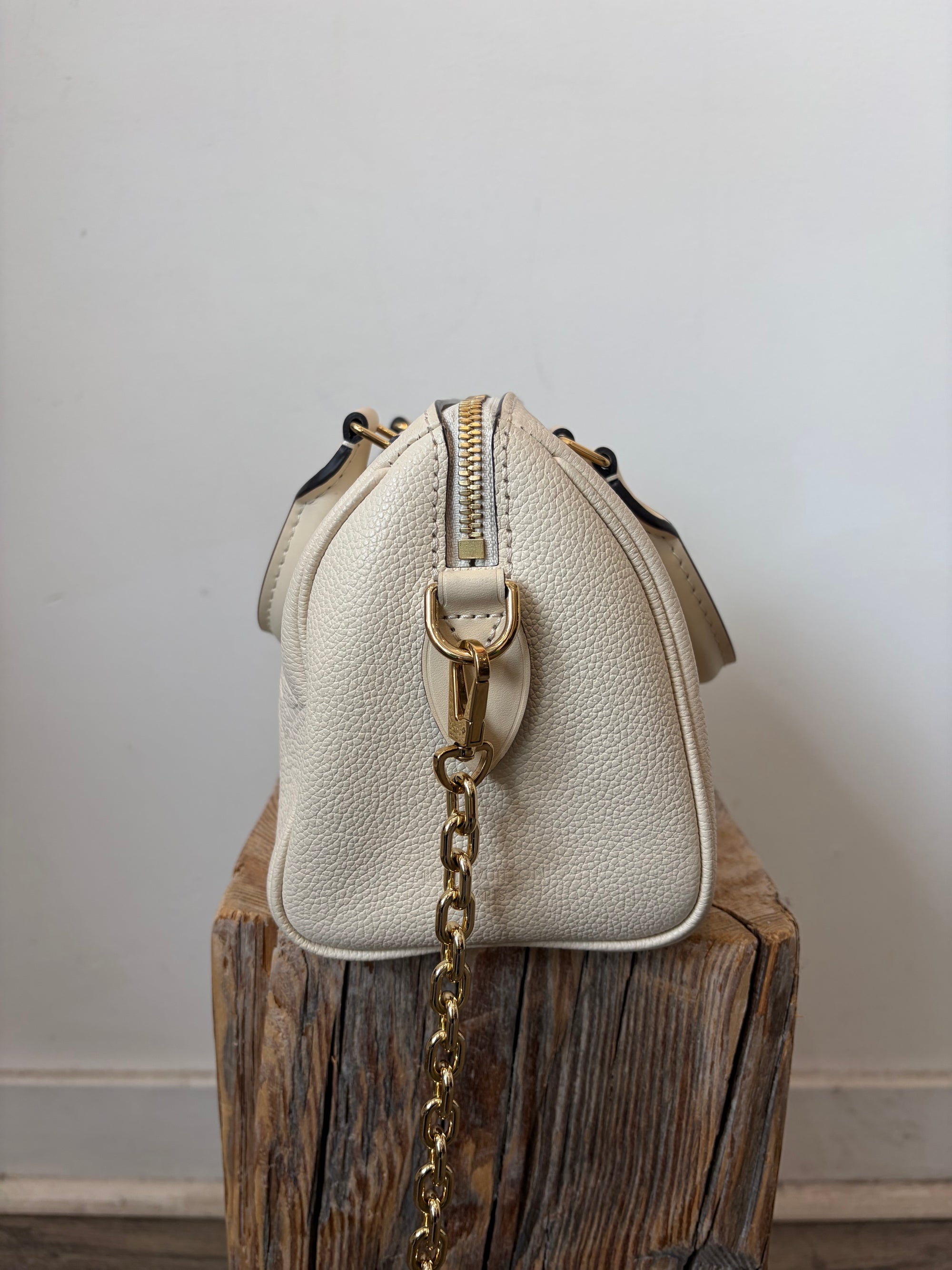 Louis Vuitton Speedy Bandoulière 20, Cream