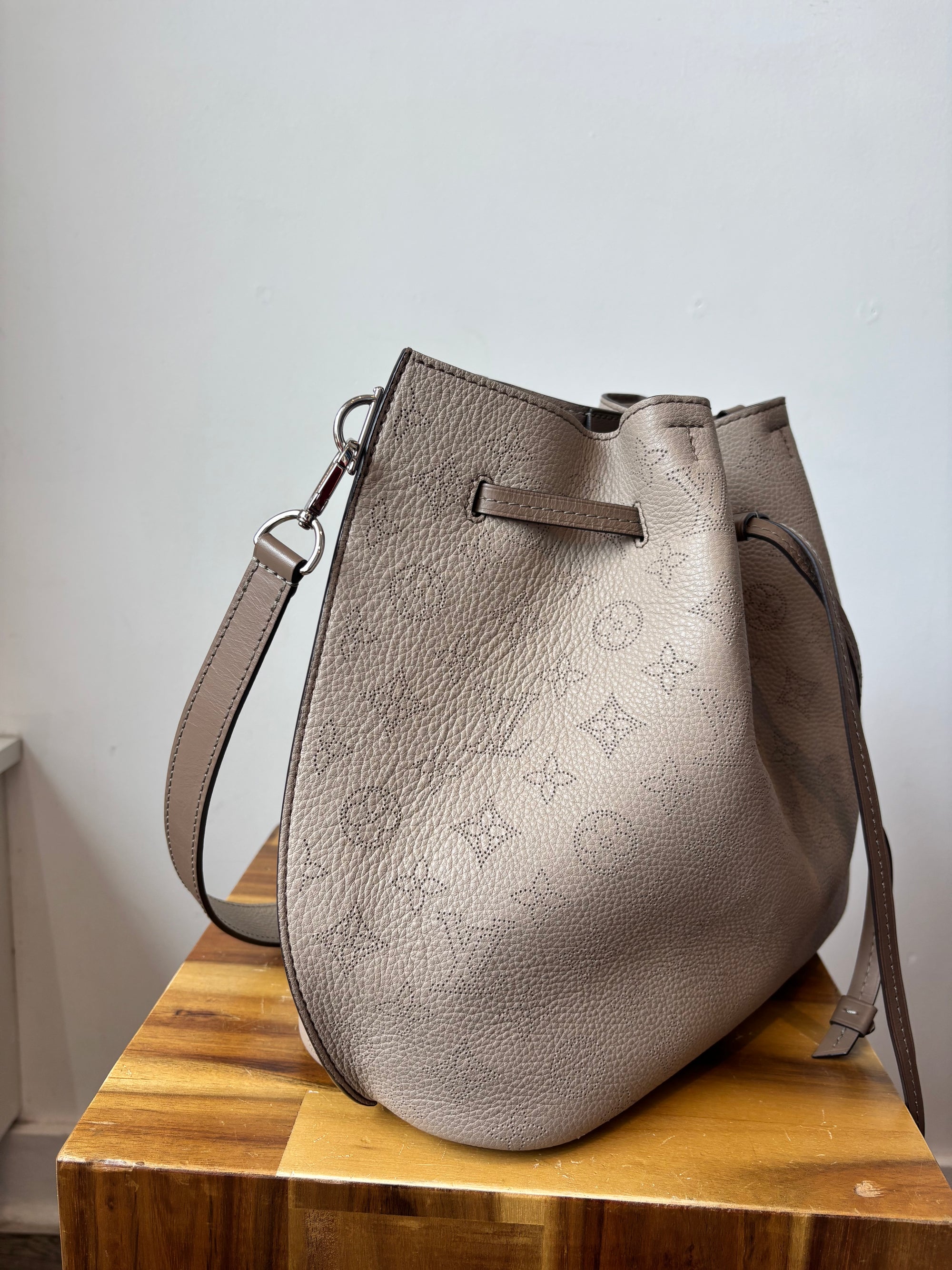 Louis Vuitton Monogram Girolata Mahina Galet Shoulder Bag