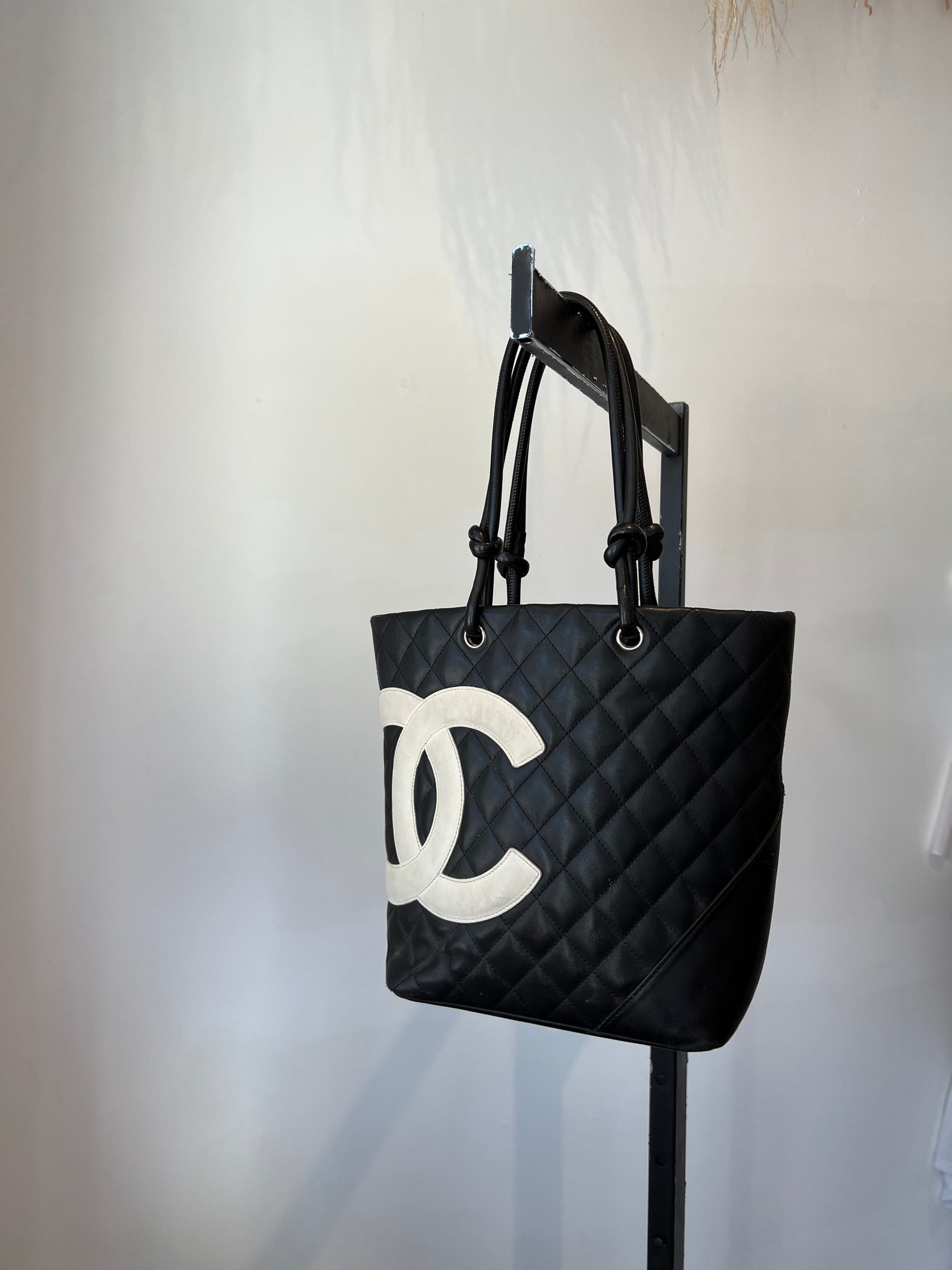 Black and white chanel bag hotsell