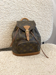 Shop Louis Vuitton Montsouris pm (M45515) by LESSISMORE☆