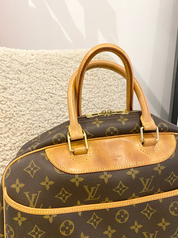 Louis Vuitton Deauville Handbag circa 1999