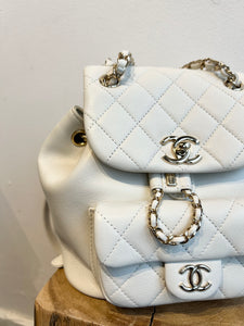 Cloth backpack Chanel White in Cloth - 35704116