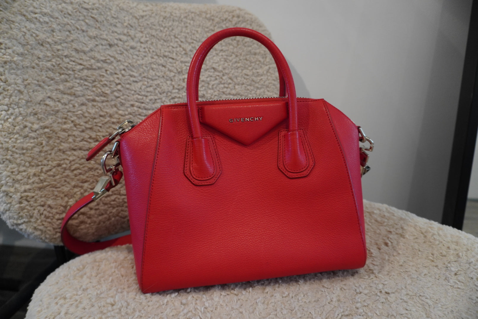 Givenchy antigona mini red hotsell