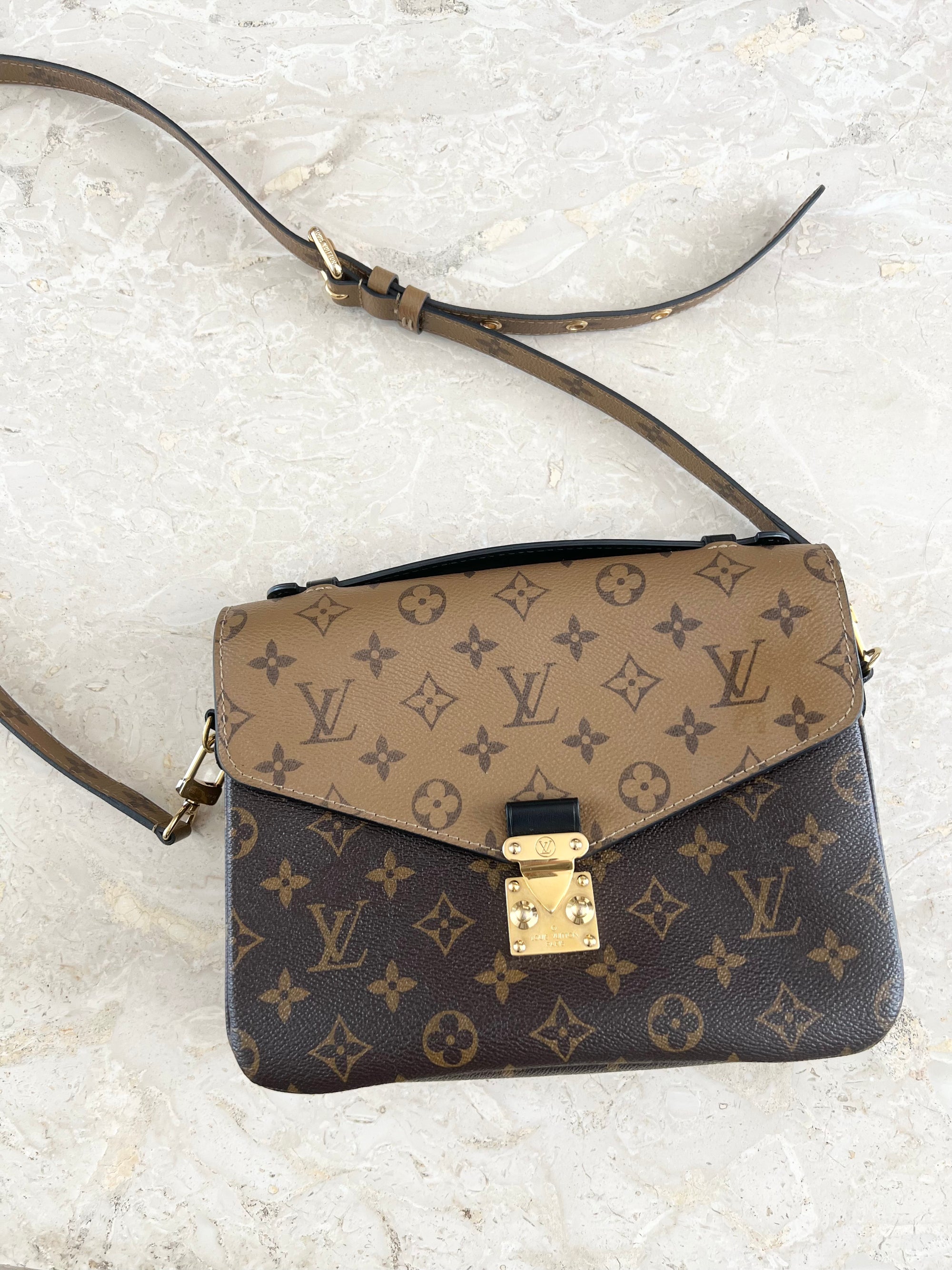 Louis Vuitton Pochette Metis Monogram Reverse rental only The